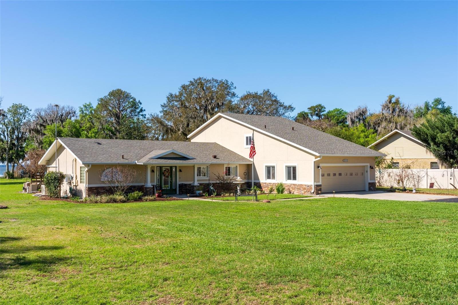 Photo of 10220 BUMBLEBEE LANE LEESBURG FL 34788