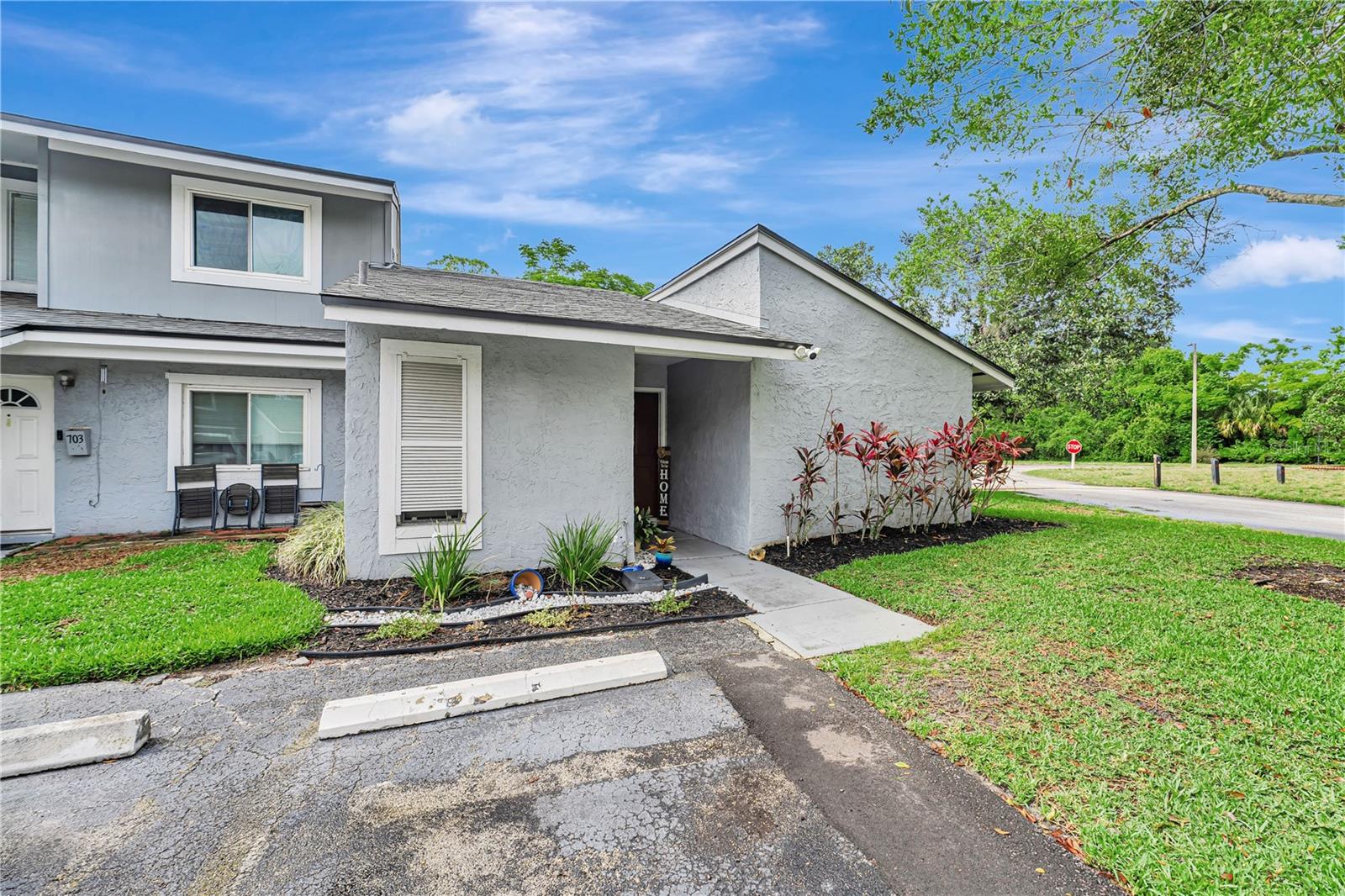 Photo of 701 SAINT MICHAEL LANE ALTAMONTE SPRINGS FL 32714