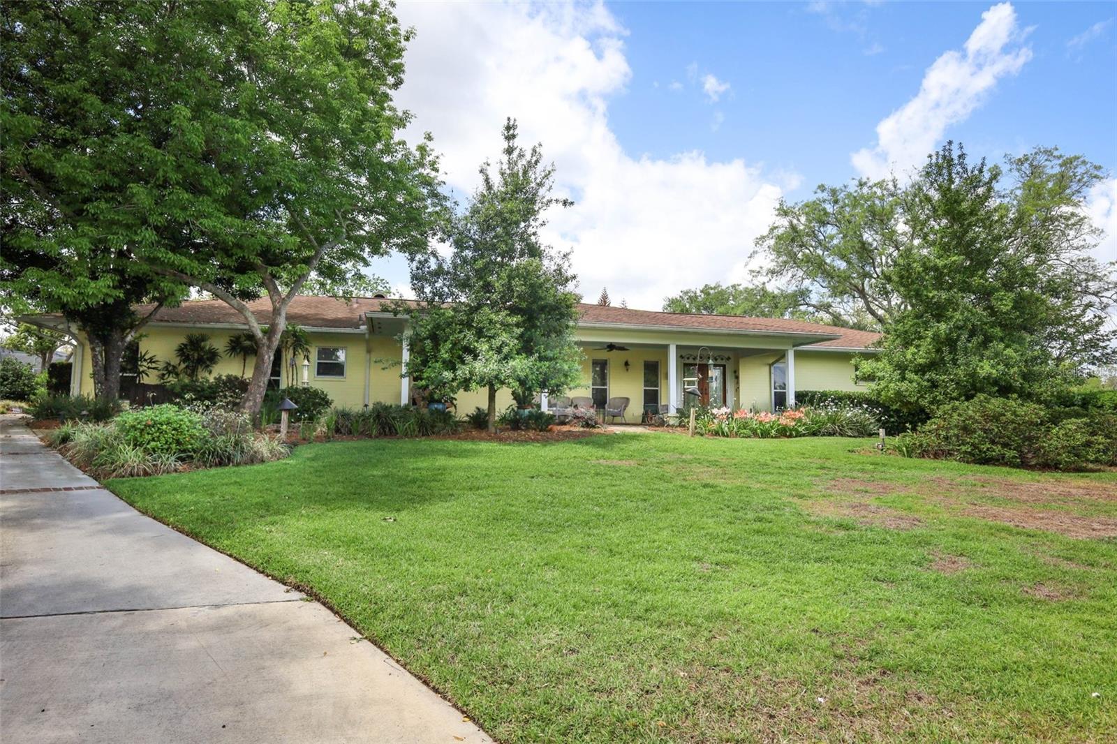 Photo of 102 PINEVIEW CIRCLE ALTAMONTE SPRINGS FL 32714