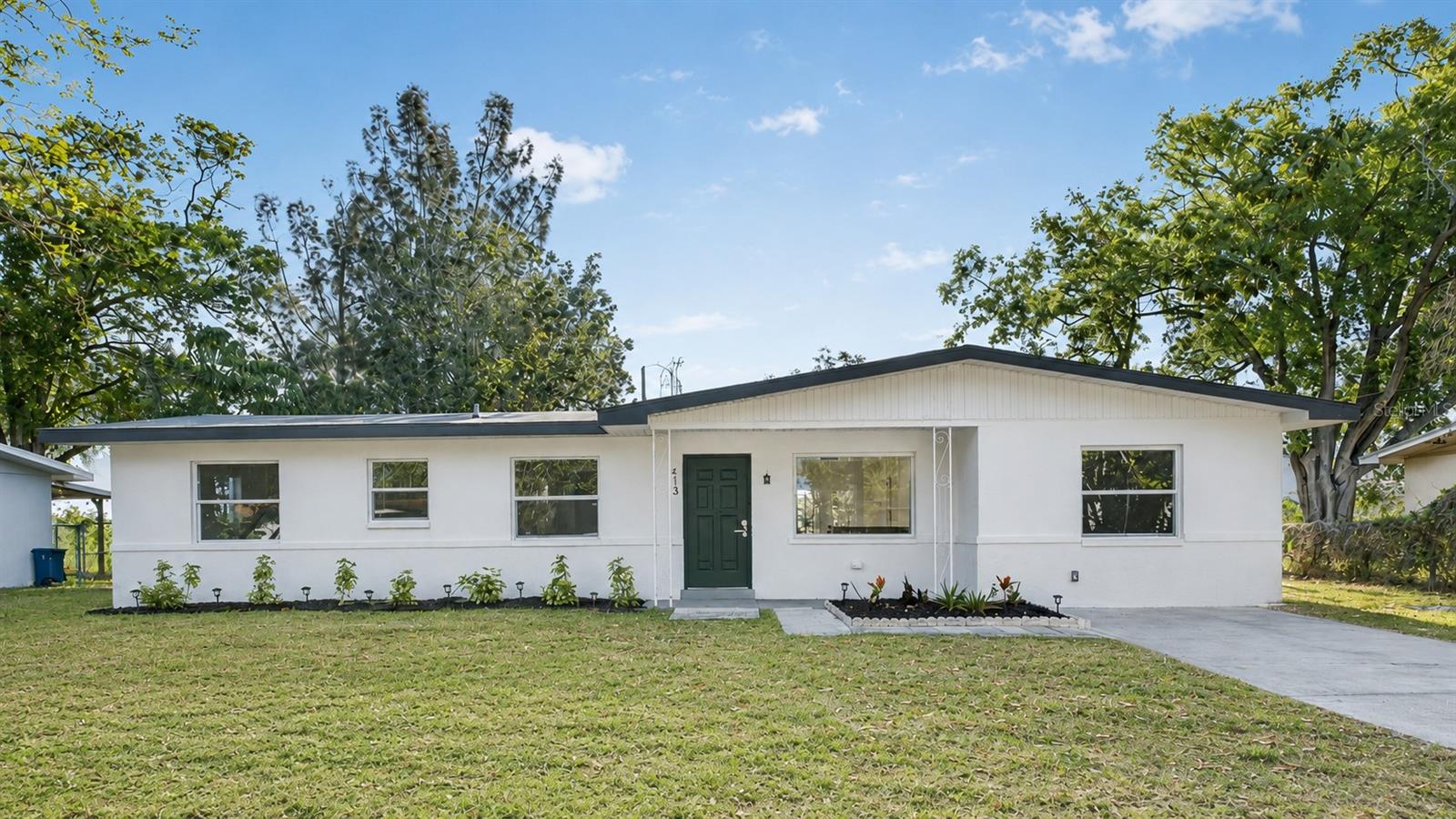 Photo of 413 COUNTRY CLUB DRIVE OLDSMAR FL 34677