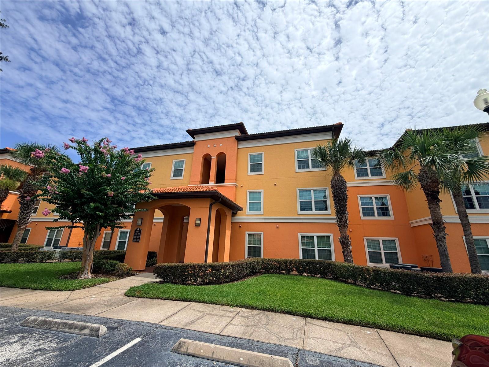 Photo of 5475 VINELAND ROAD #8311 ORLANDO FL 32811