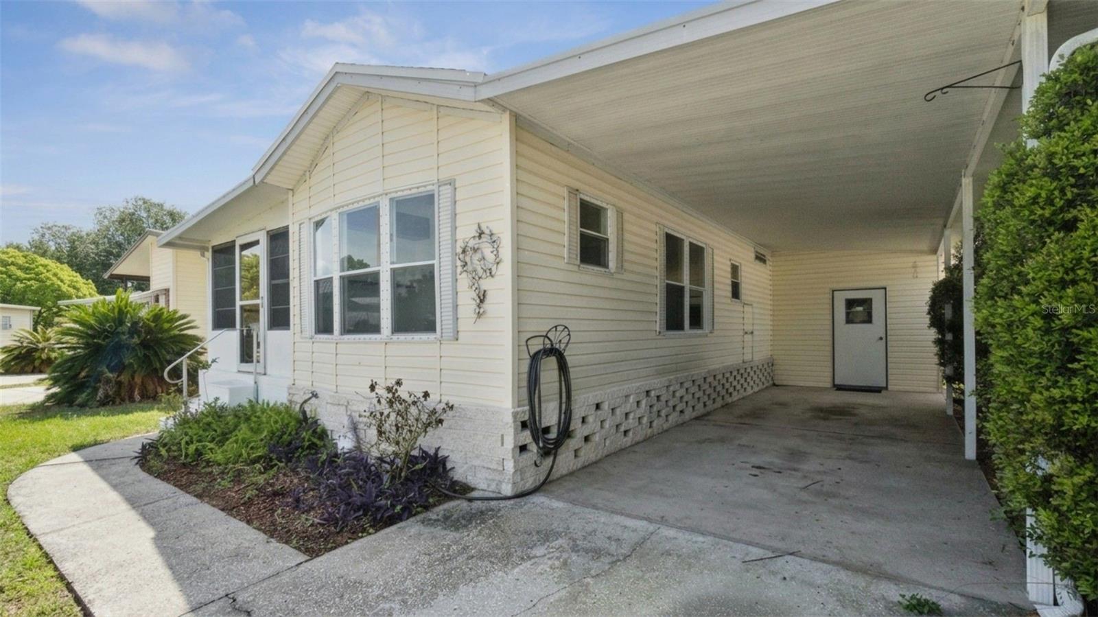 Photo of 50989 HIGHWAY 27 #21 DAVENPORT FL 33897