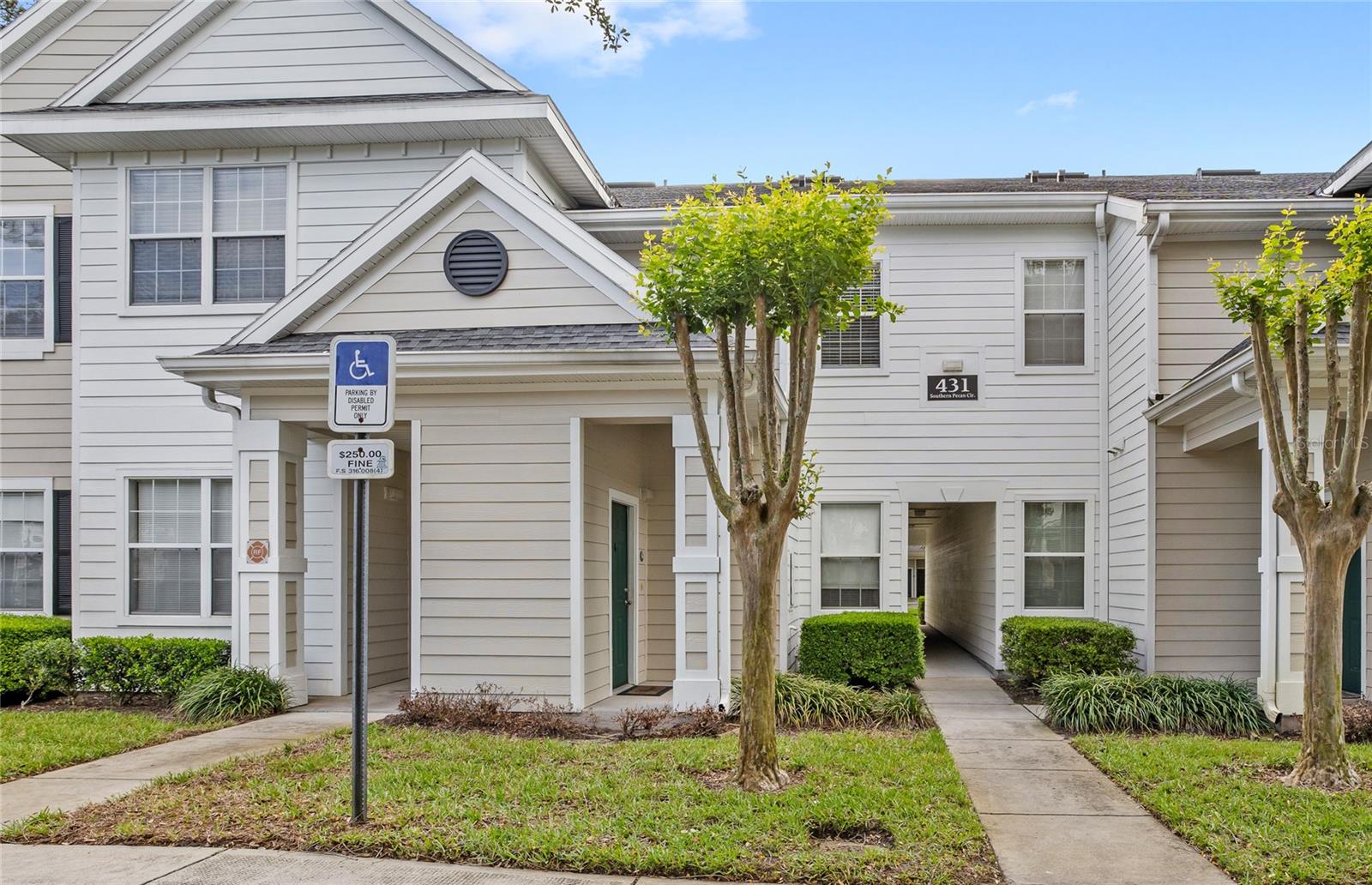 Photo of 431 SOUTHERN PECAN CIRCLE #201 WINTER GARDEN FL 34787