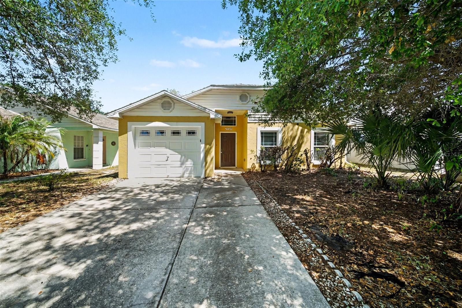 Photo of 2424 CAMDEN OAKS PLACE VALRICO FL 33594