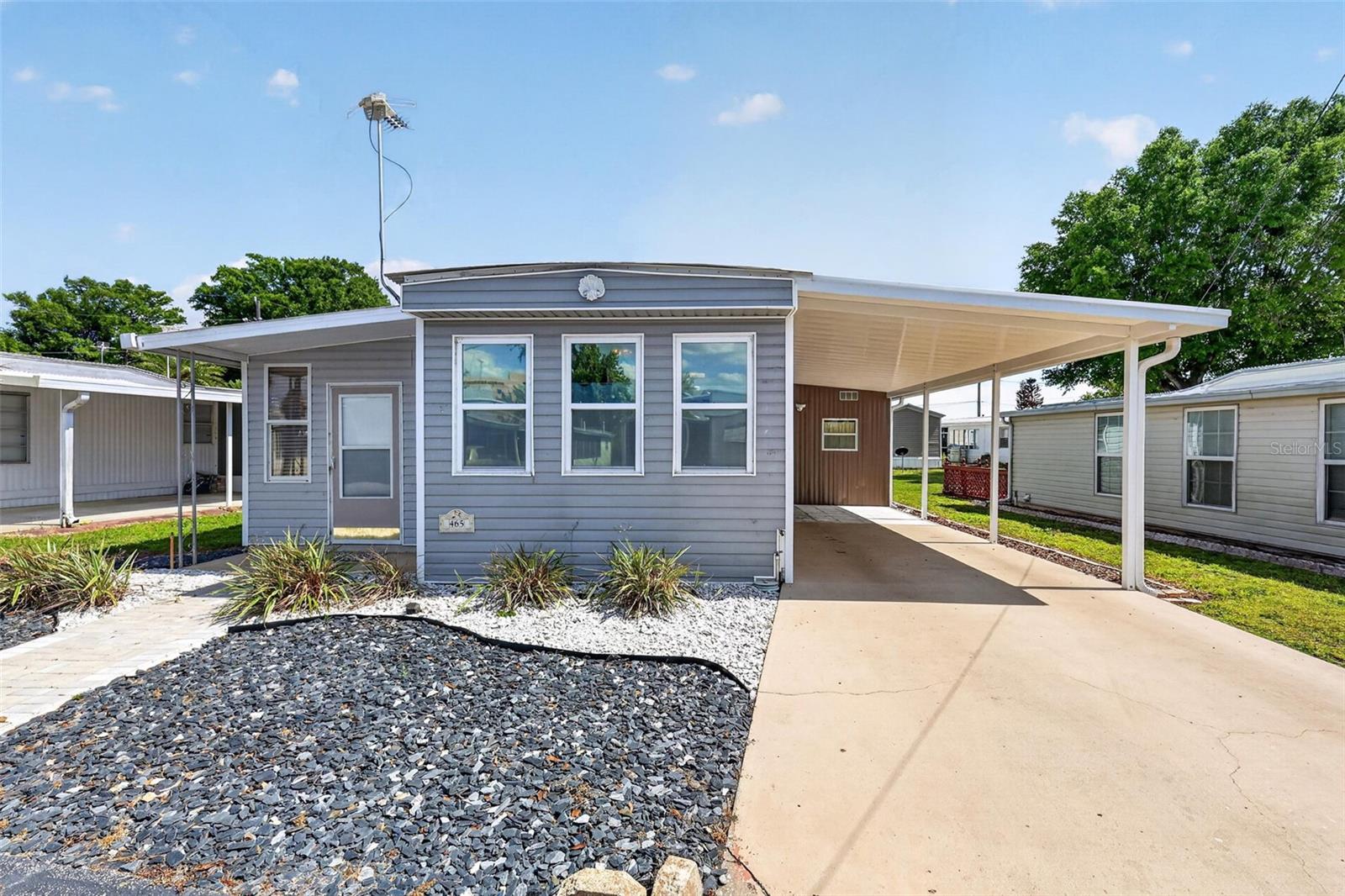 Photo of 465 MARINA LANE TAVARES FL 32778