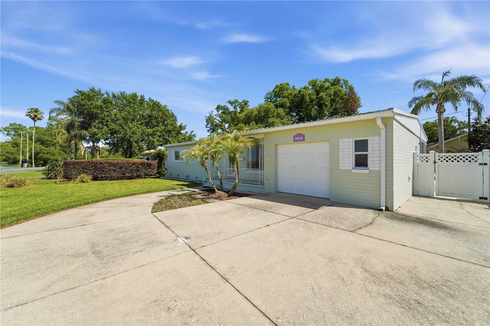 Photo of 3606 LAKE UNDERHILL ROAD ORLANDO FL 32803