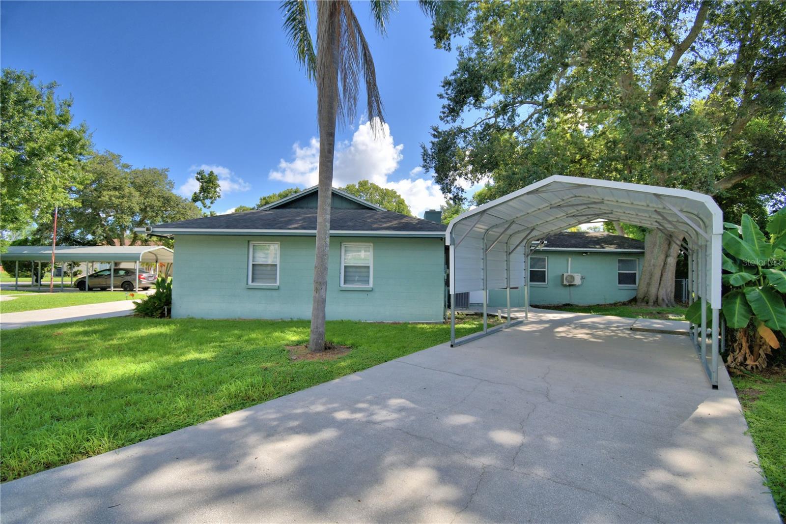 Photo of 2405 ROSLYN LANE #C LAKELAND FL 33812