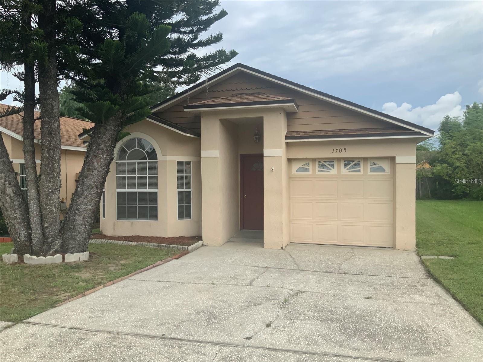 Photo of 1705 CHATHAM CIRCLE APOPKA FL 32703