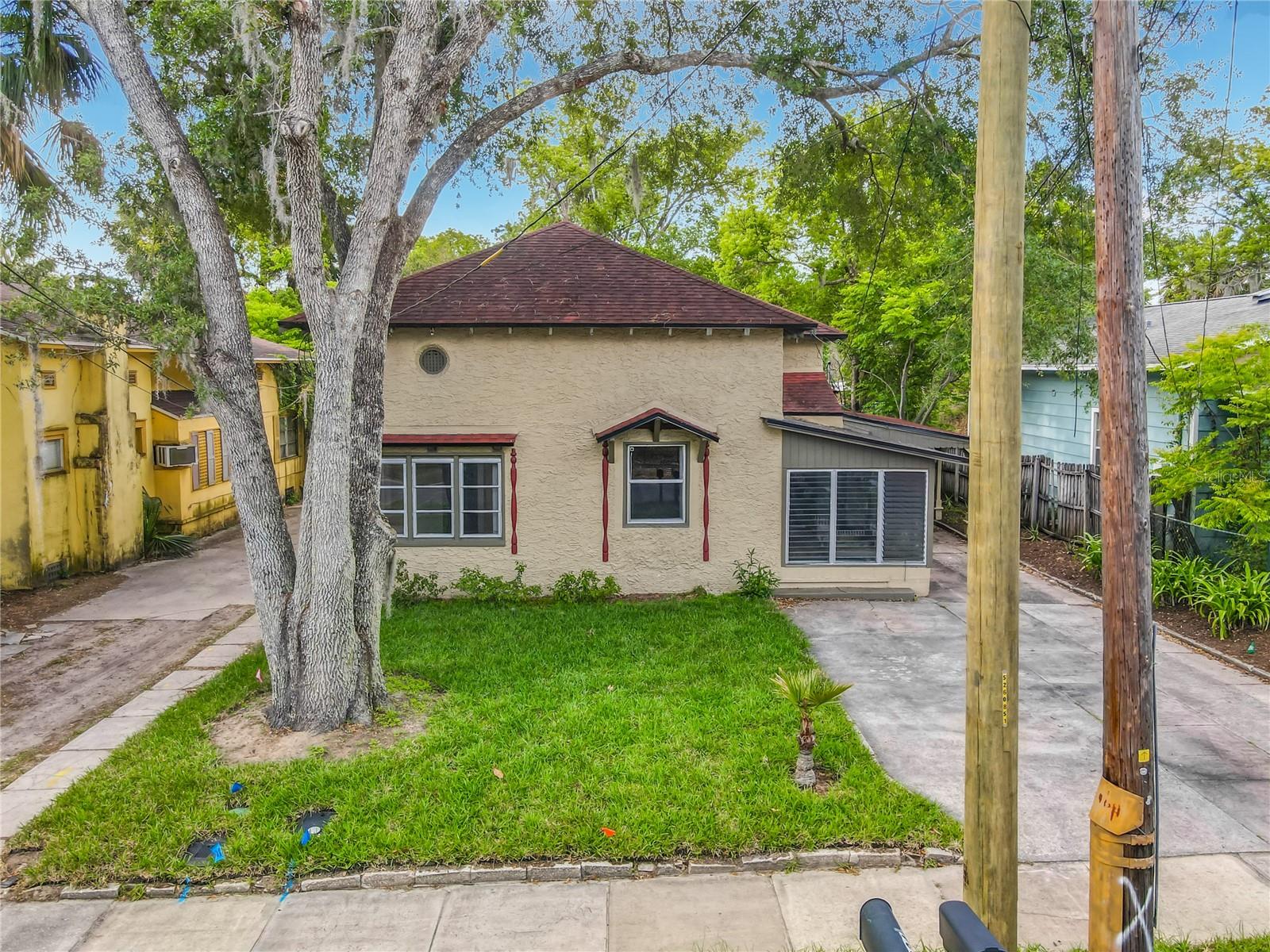 Photo of 224 S SALISBURY AVENUE DELAND FL 32720