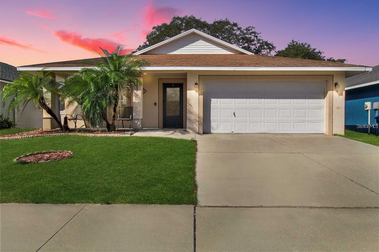 Photo of 15427 WINTER BREEZE LANE WIMAUMA FL 33598