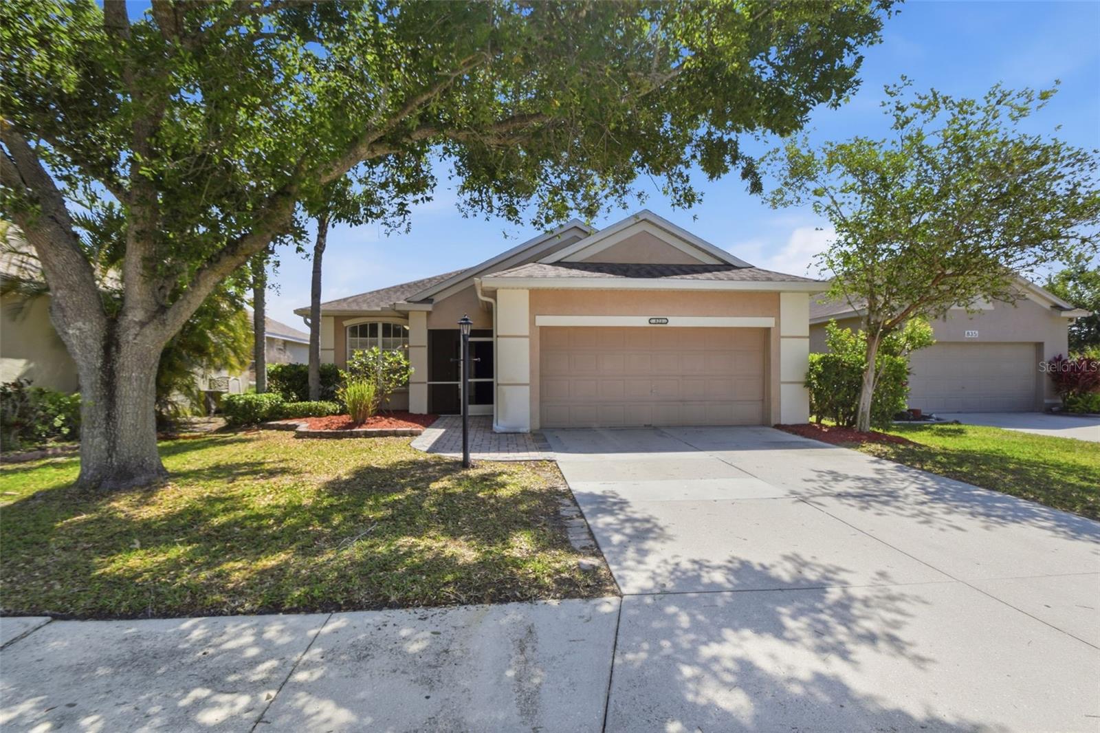 Photo of 823 SPRINGWOOD CIRCLE BRADENTON FL 34212