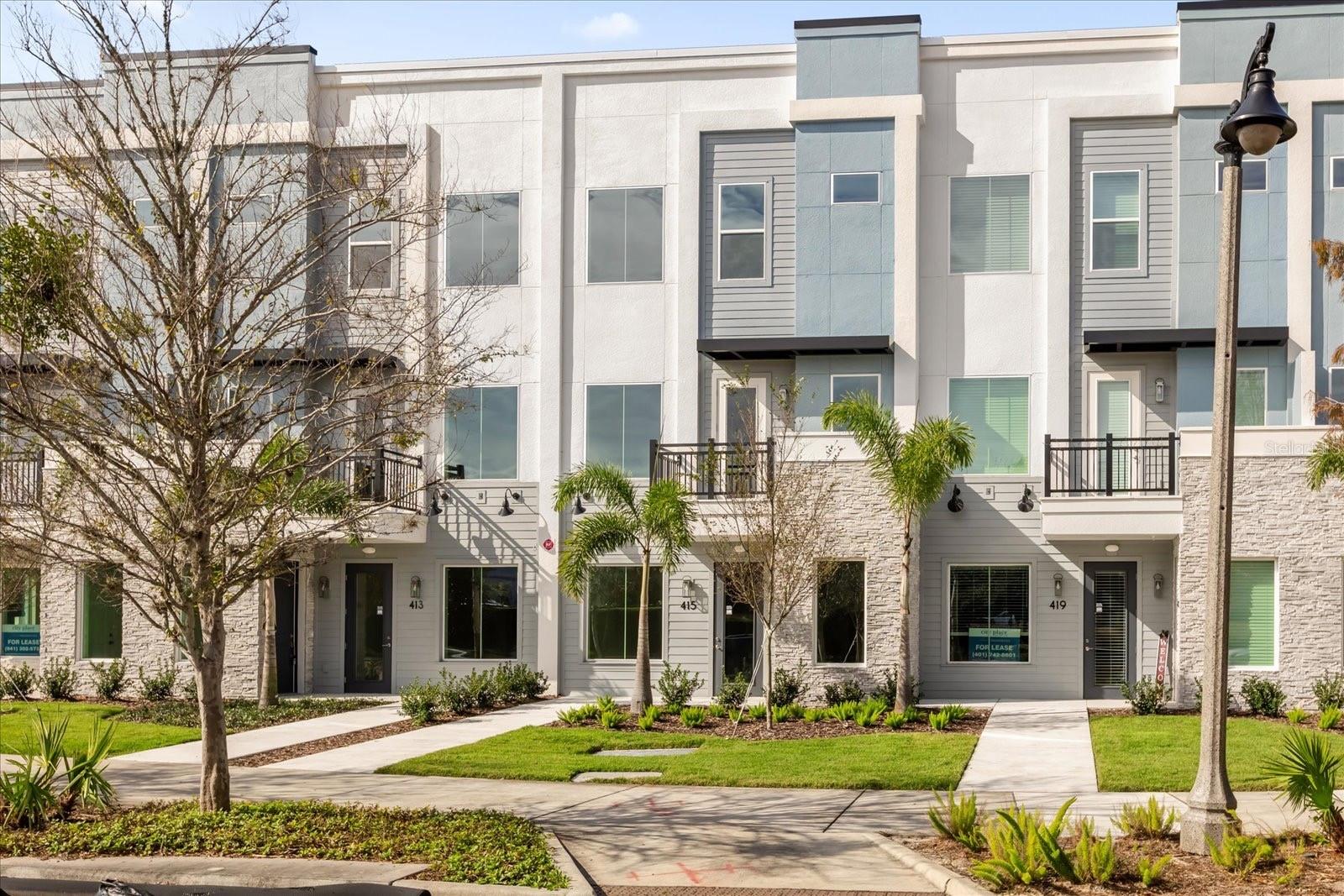 Photo of 415 MIKE ROBERTO WAY OVIEDO FL 32765