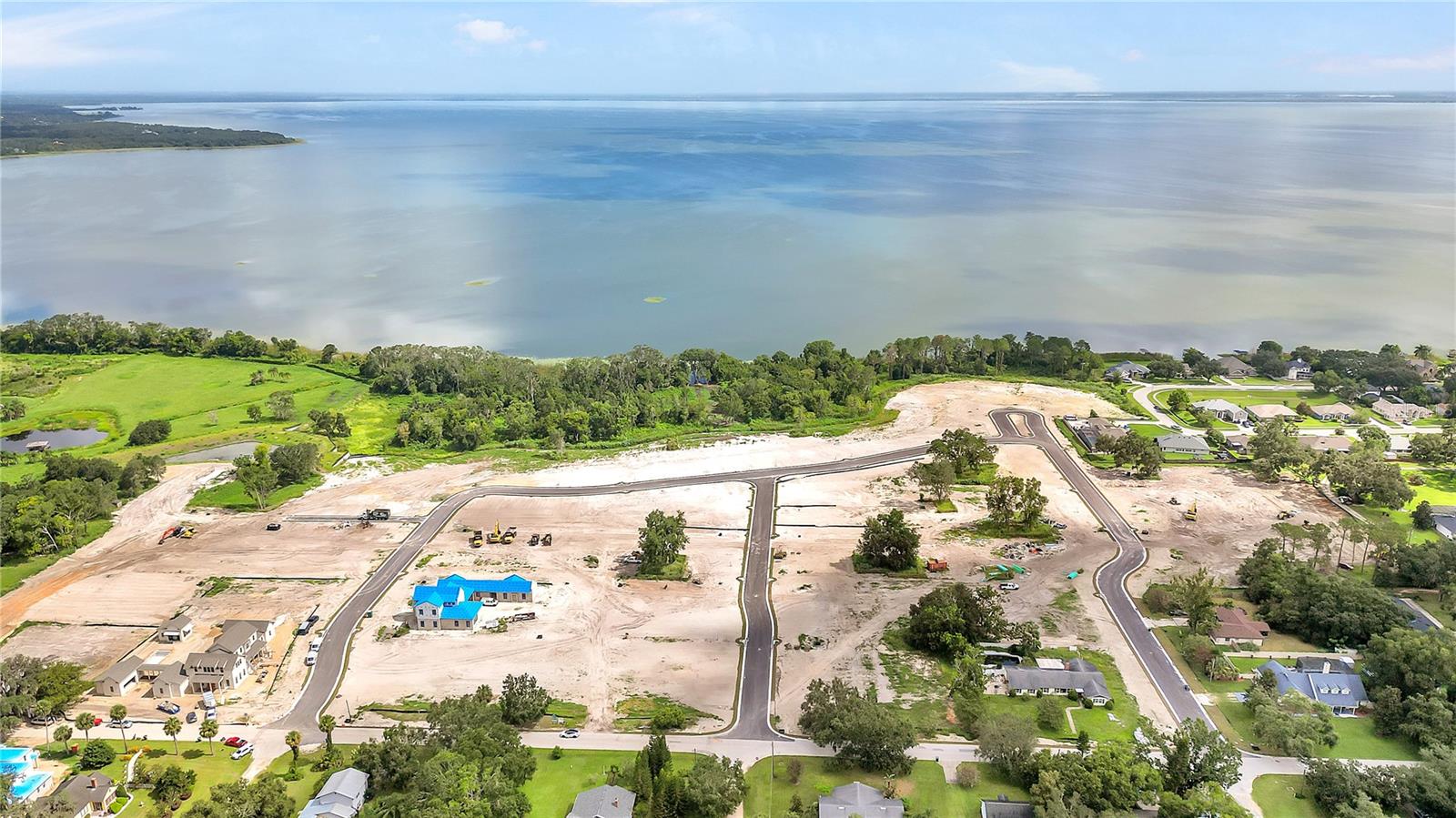 Photo of 556 WALKER STREET OAKLAND FL 34787