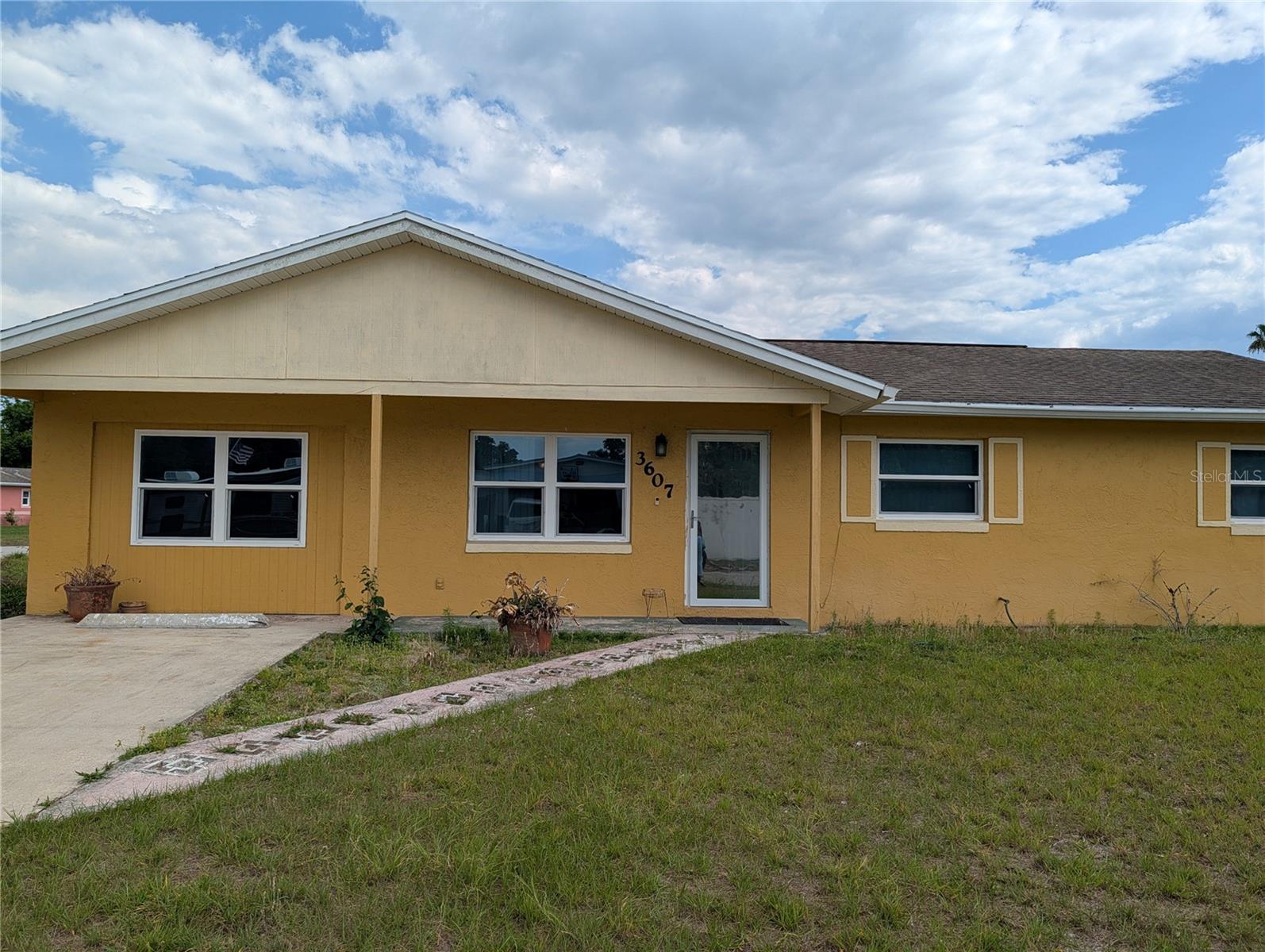Photo of 3607 BRIARCLIFF WAY MIMS FL 32754