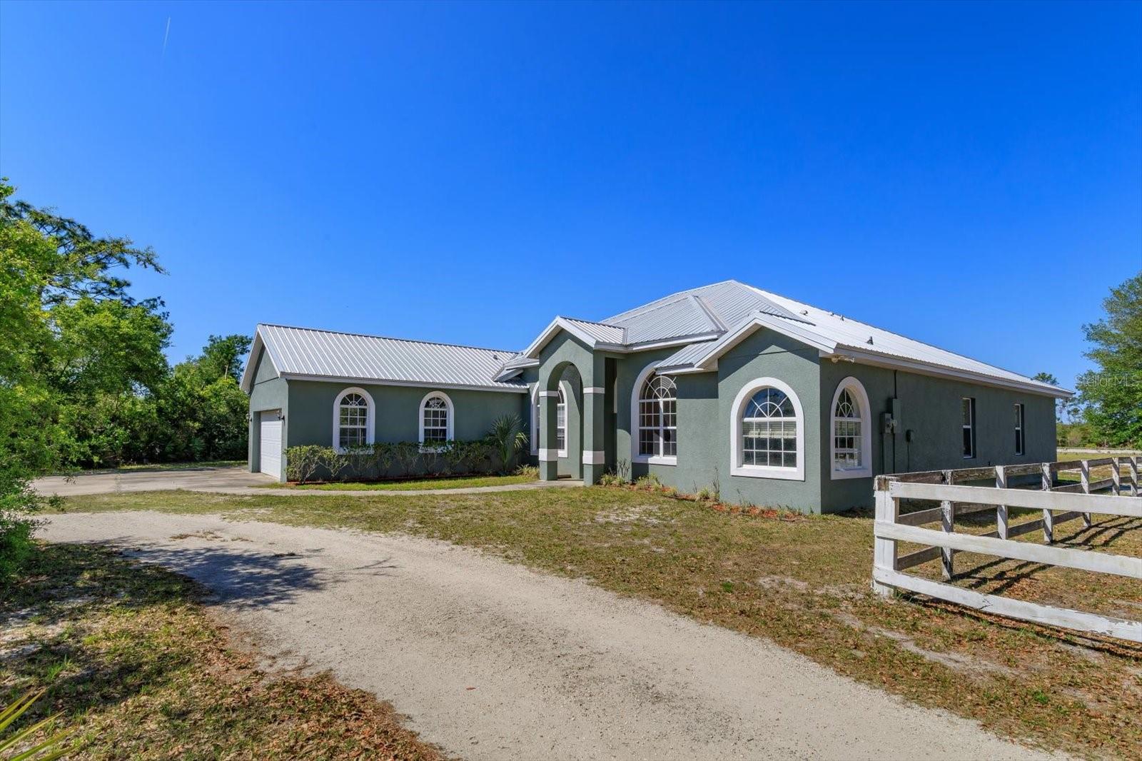 Photo of 3335 RIVERHEAD DRIVE DELTONA FL 32738