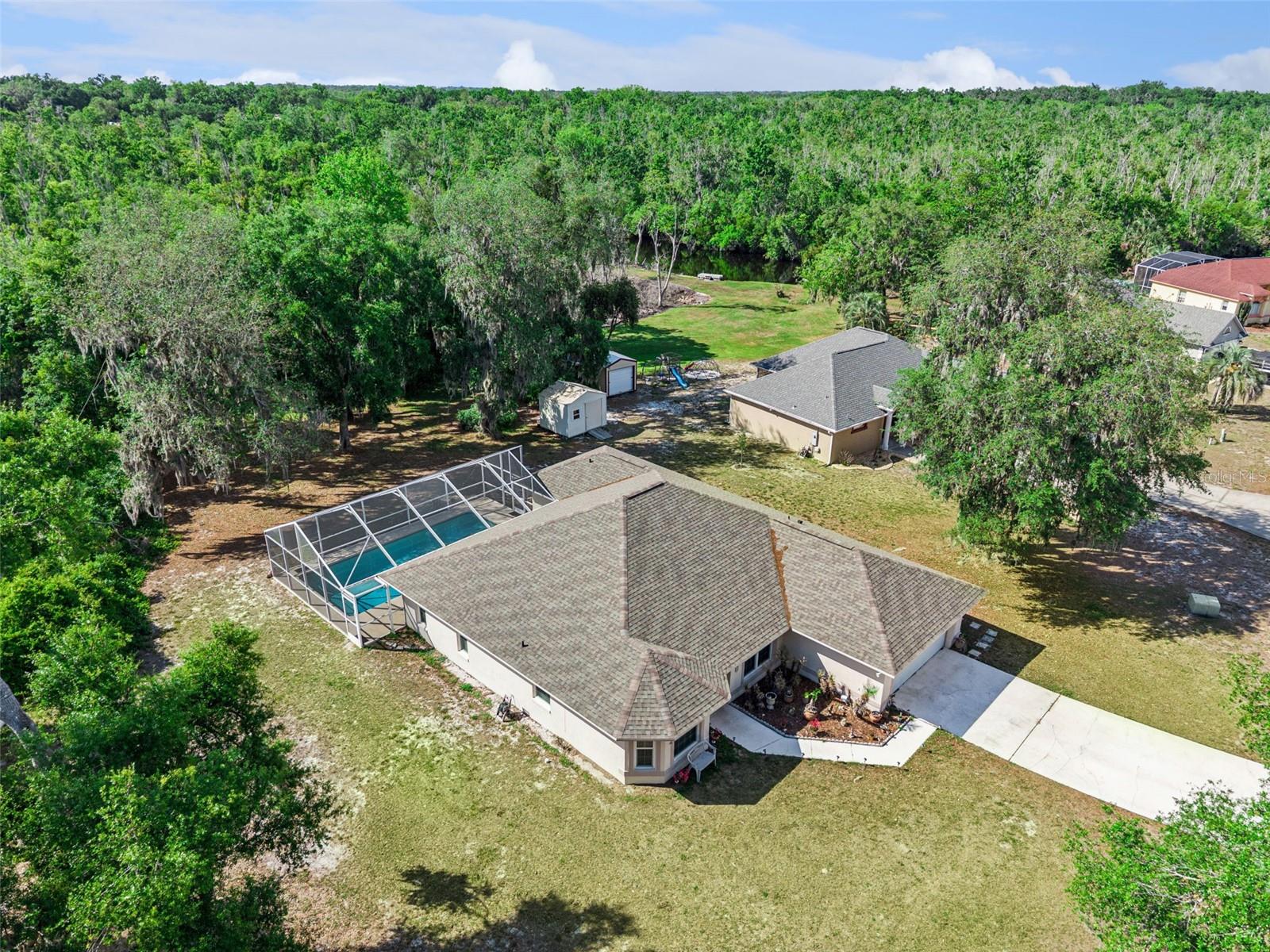 Photo of 35401 WILLOW CIRCLE FRUITLAND PARK FL 34731