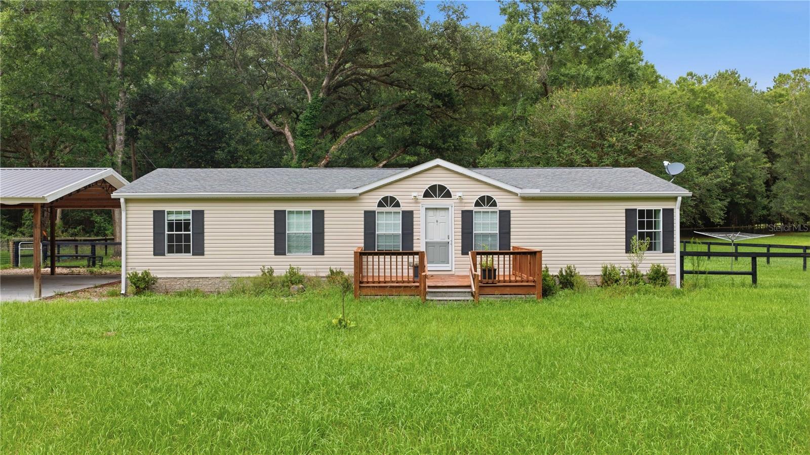 Photo of 13250 NW 160TH AVENUE MORRISTON FL 32668