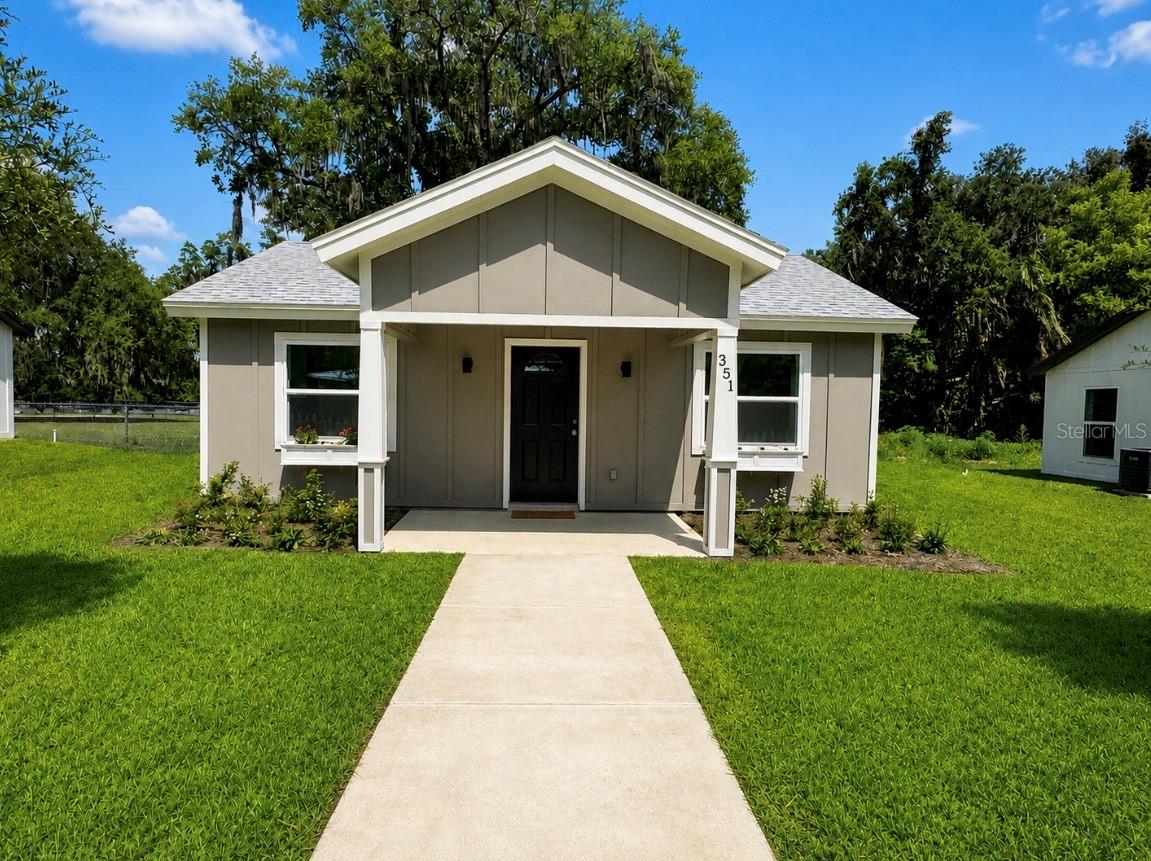 Photo of 351 N MAIN AVENUE GROVELAND FL 34736
