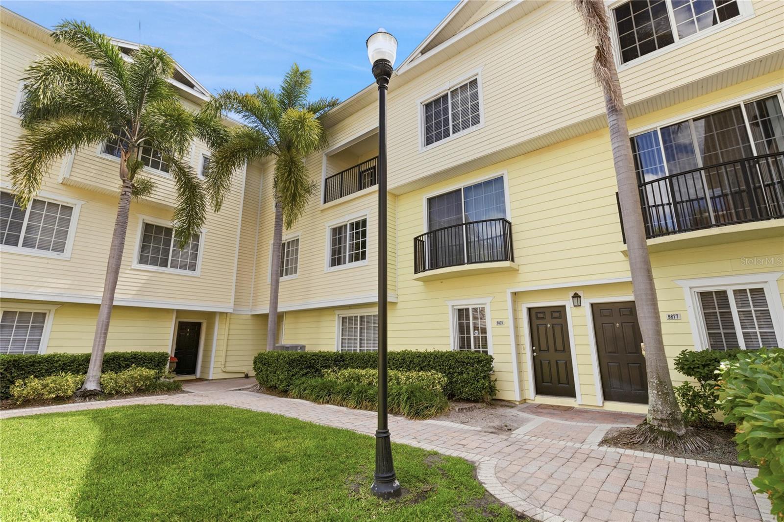 Photo of 9875 MEADOW FIELD CIRCLE TAMPA FL 33626
