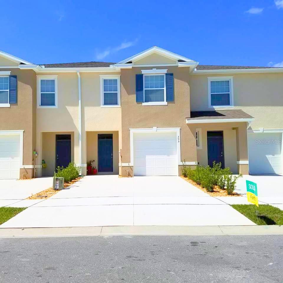 Photo of 305 FELTRIM RESERVE BOULEVARD DAVENPORT FL 33837
