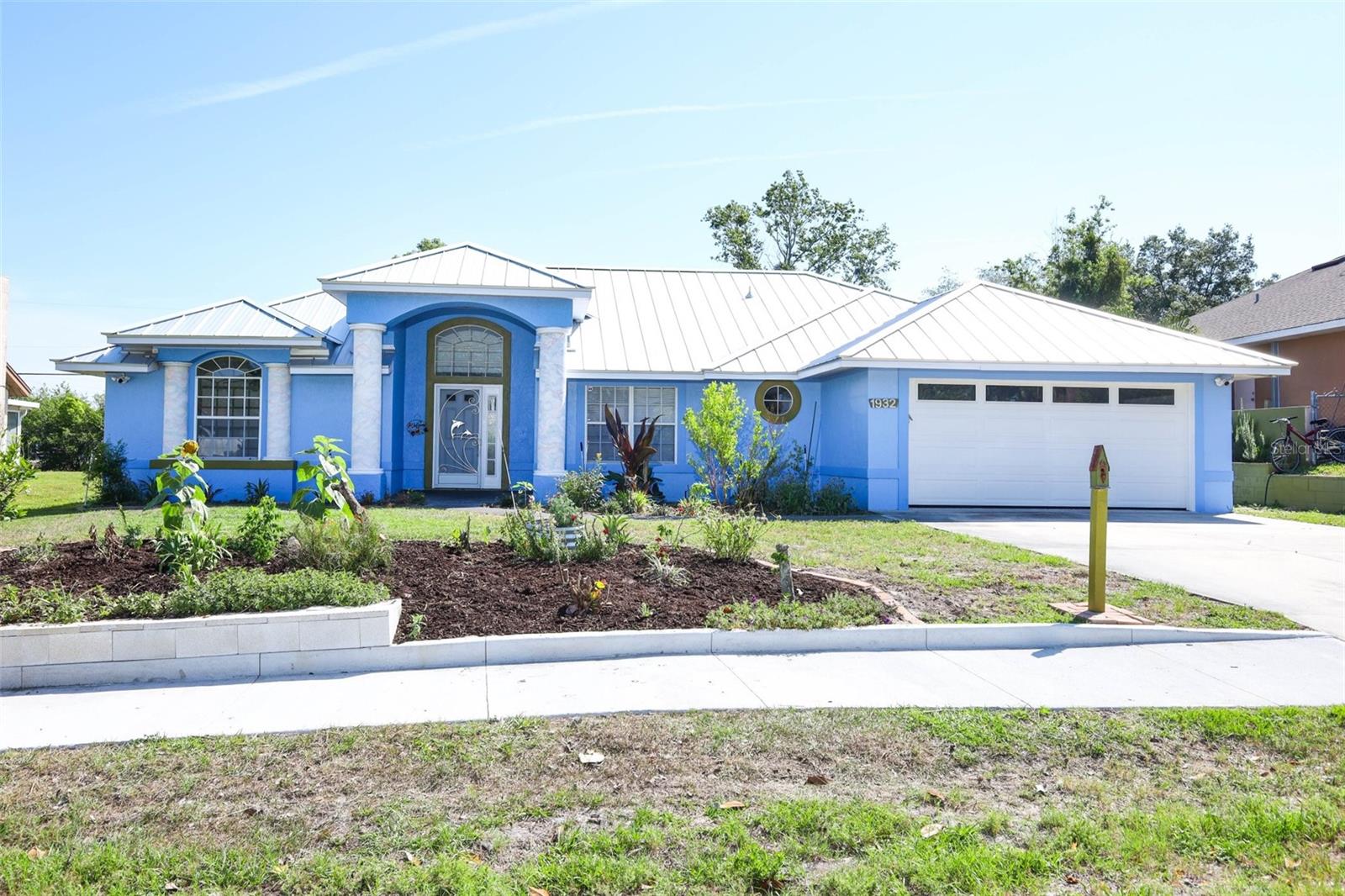 Photo of 1932 MONTEREY DRIVE DELTONA FL 32738