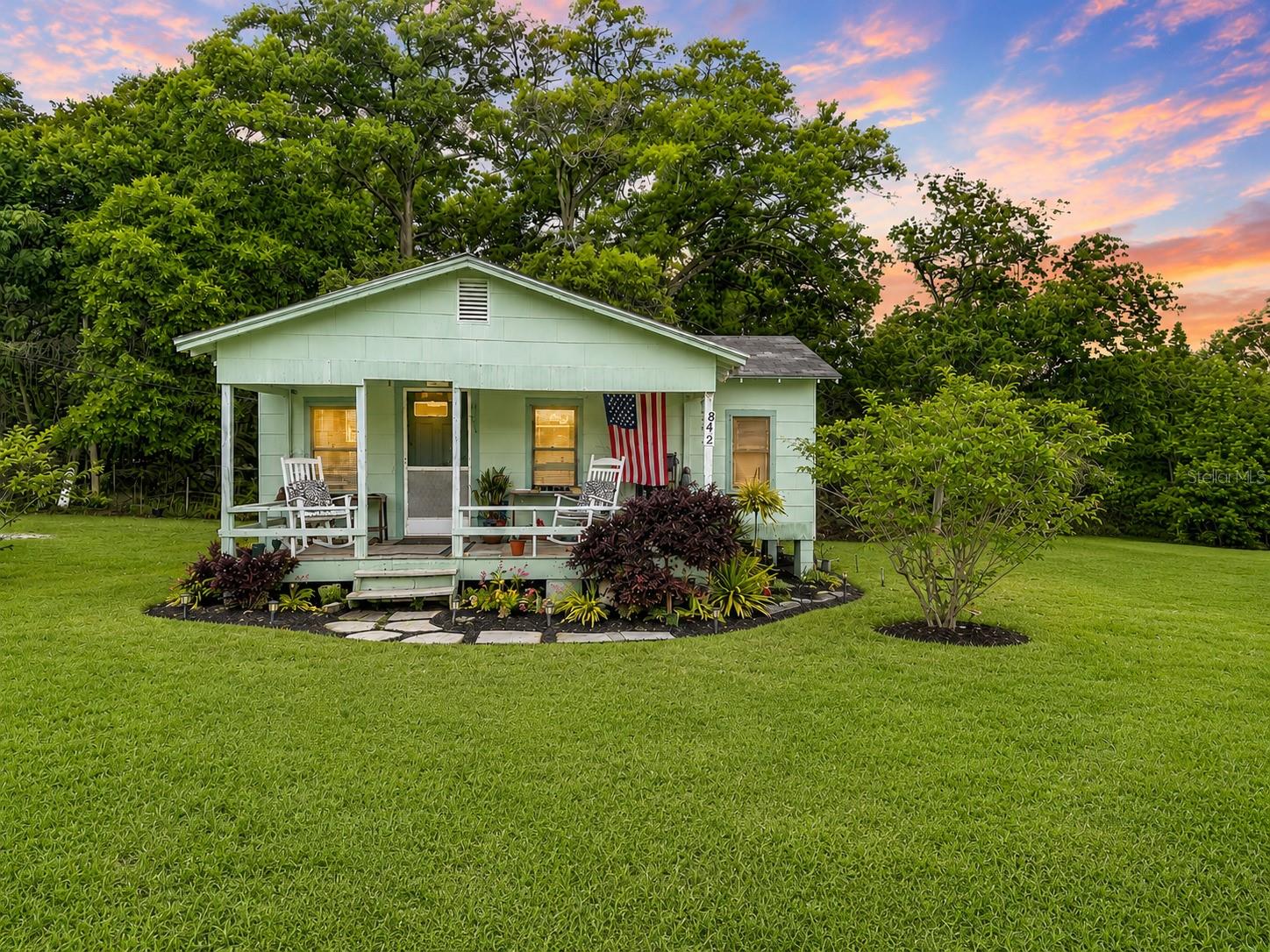 Photo of 806 S LAKE PLEASANT ROAD APOPKA FL 32703