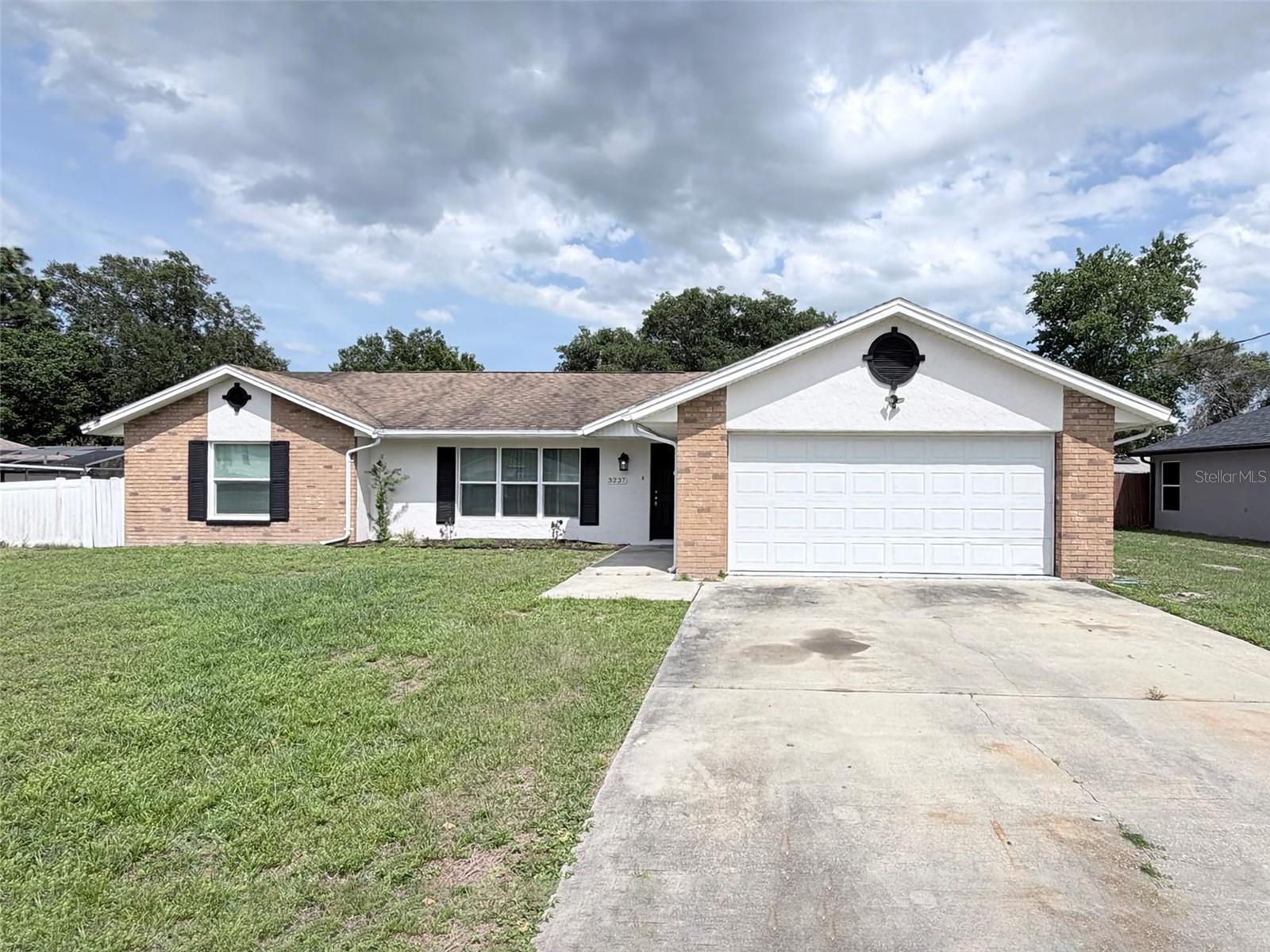 Photo of 3237 LONDON AVENUE DELTONA FL 32738