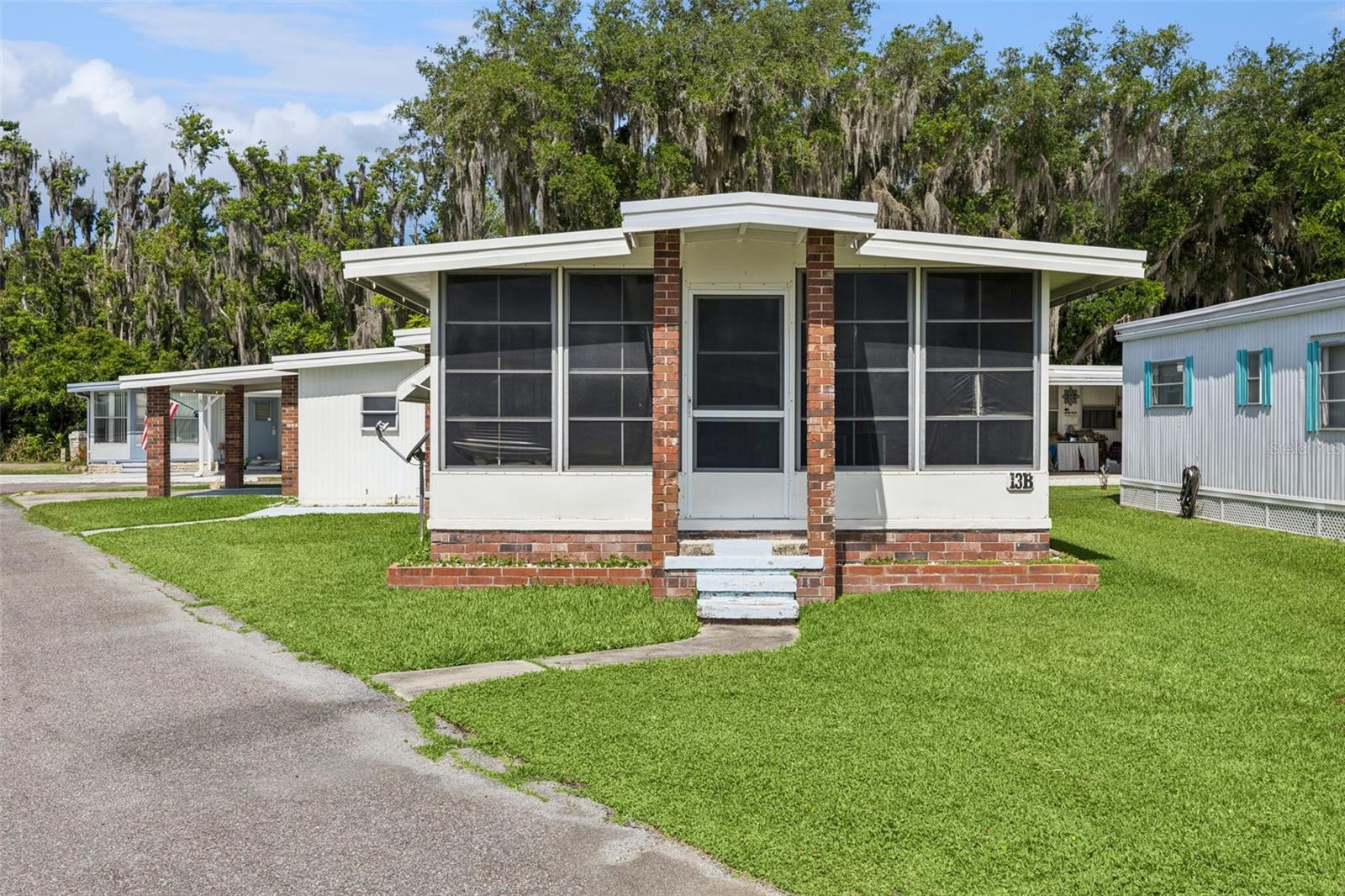 Photo of 13 COCOS PLUMOSA DRIVE #B EUSTIS FL 32726
