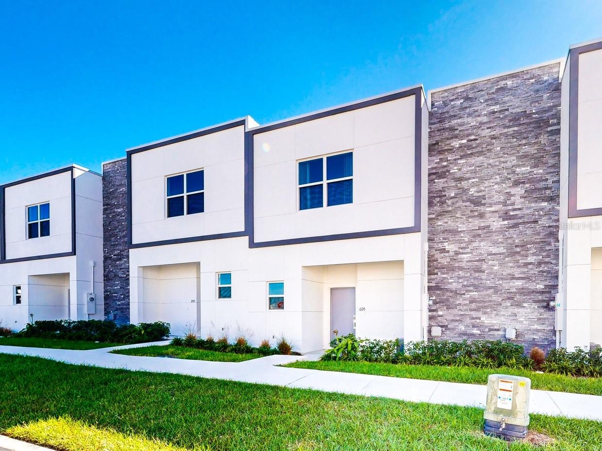 Photo of 605 TRIKOMO DRIVE DAVENPORT FL 33896