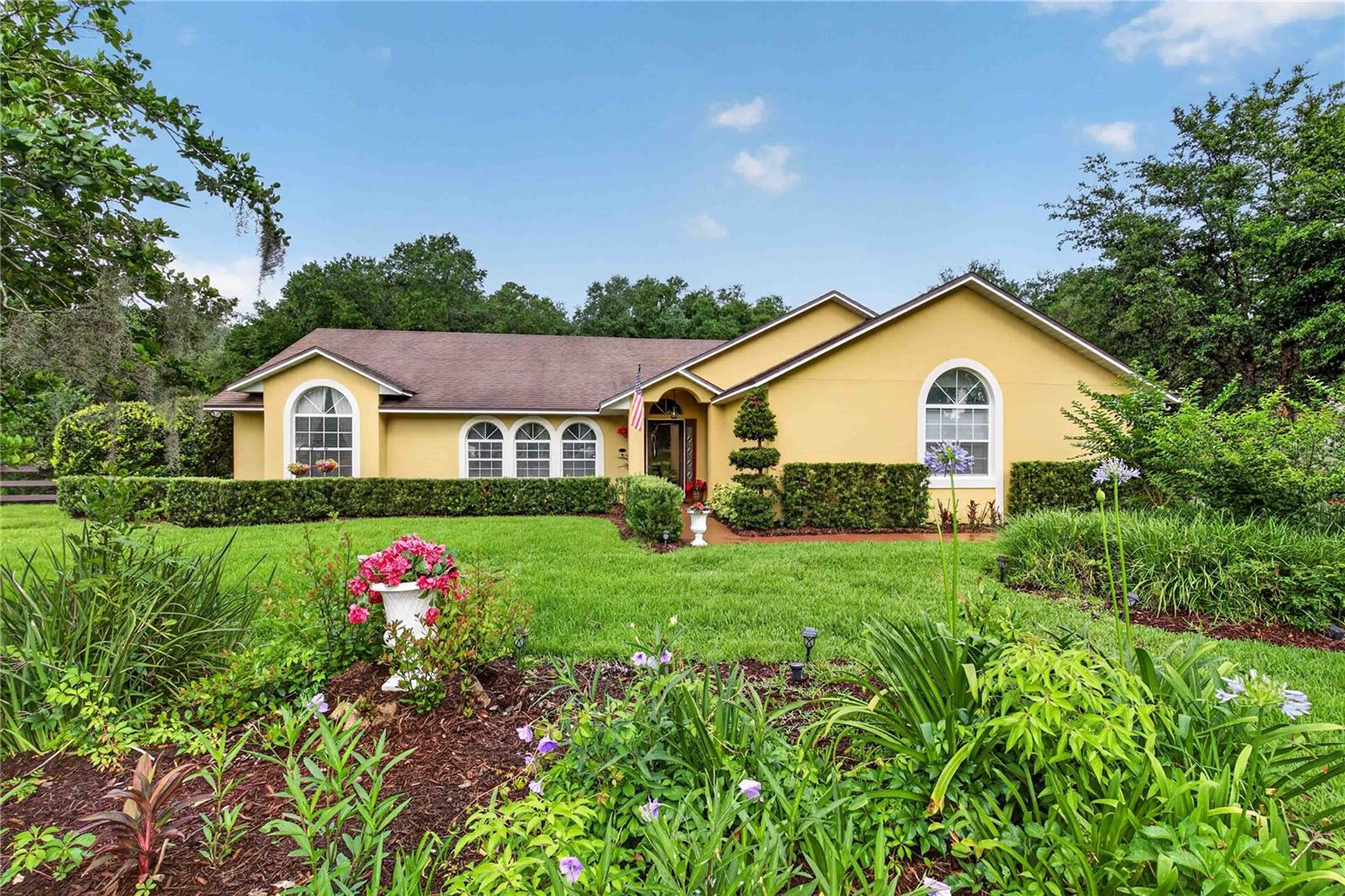 Photo of 22733 STALLION DRIVE SORRENTO FL 32776