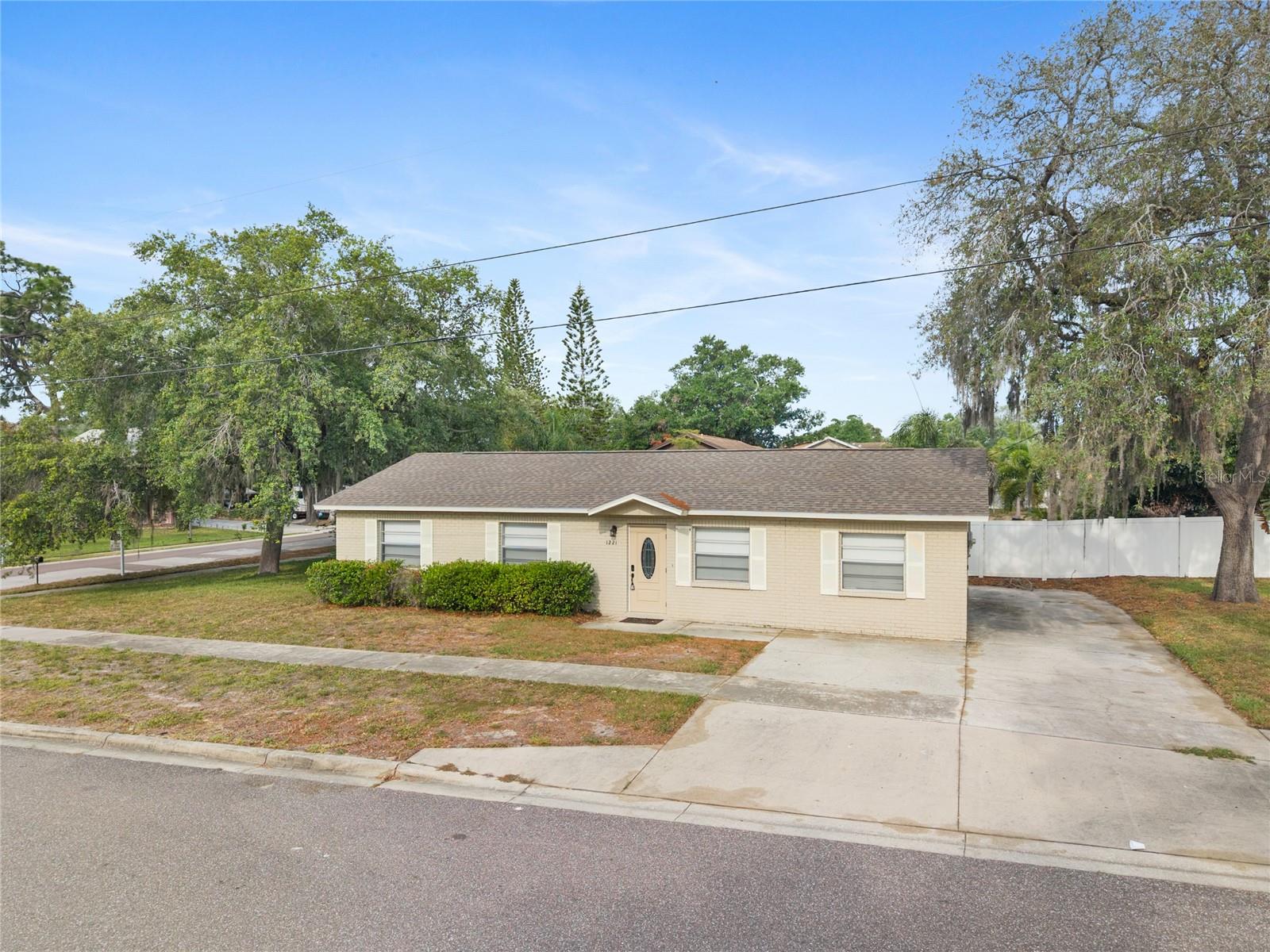 Photo of 1221 E COURT STREET TARPON SPRINGS FL 34689