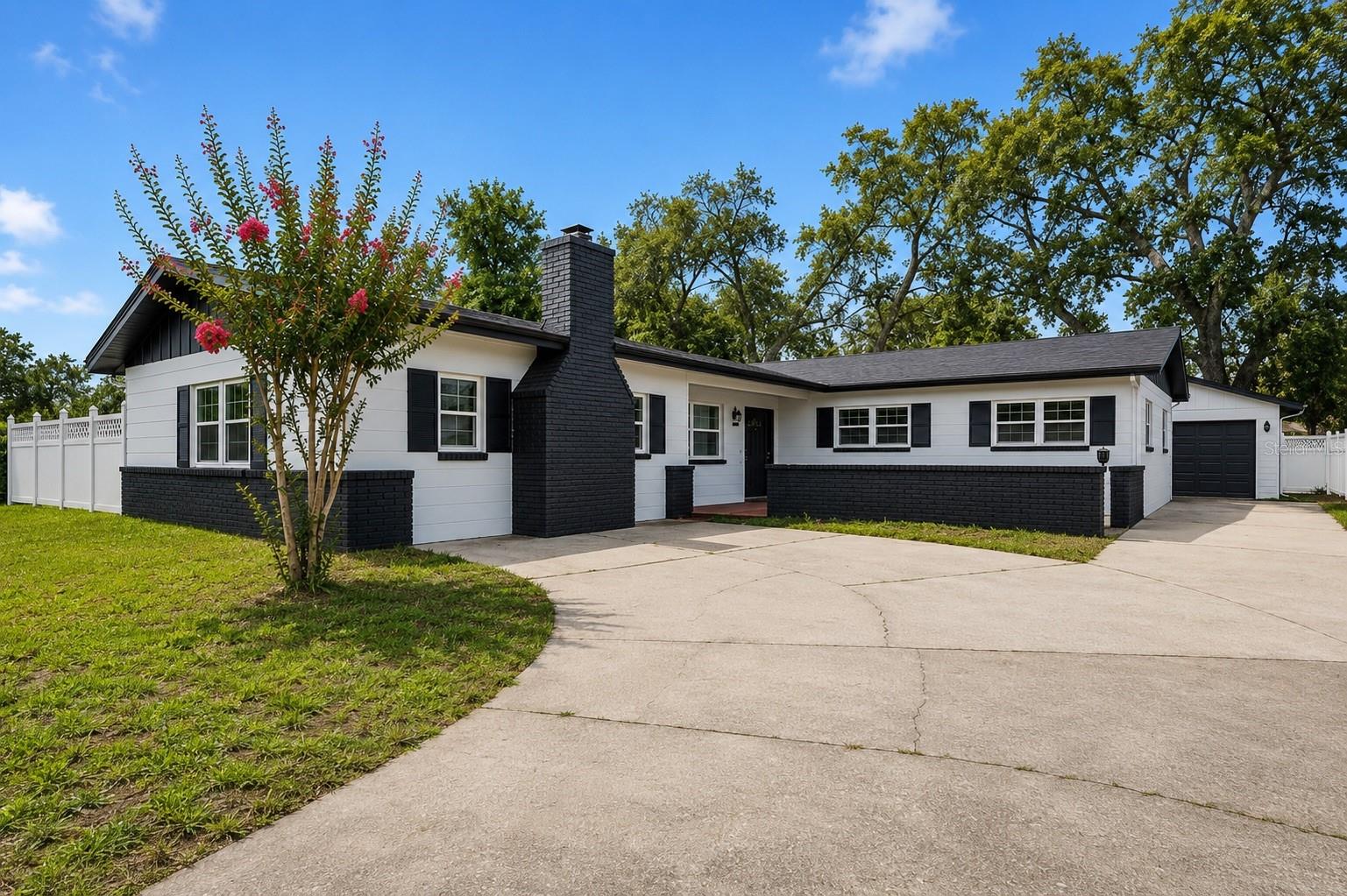 Photo of 1946 STRATHAVEN ROAD WINTER PARK FL 32792