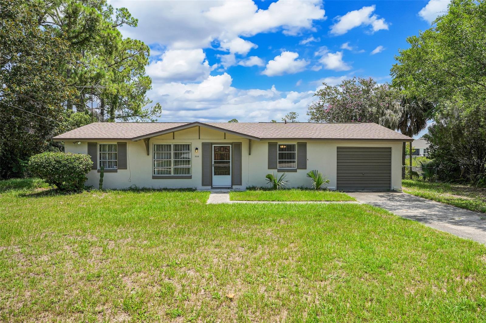 Photo of 520 N LACY CIRCLE DELTONA FL 32725