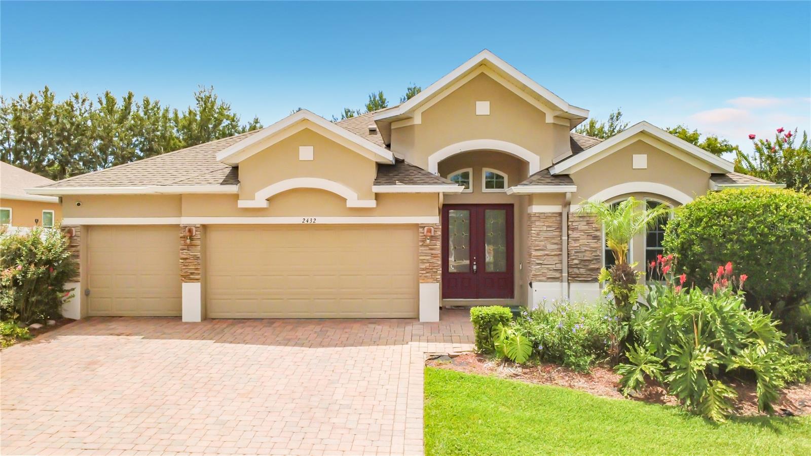 Photo of 2432 EMERALD ROSE WAY APOPKA FL 32712