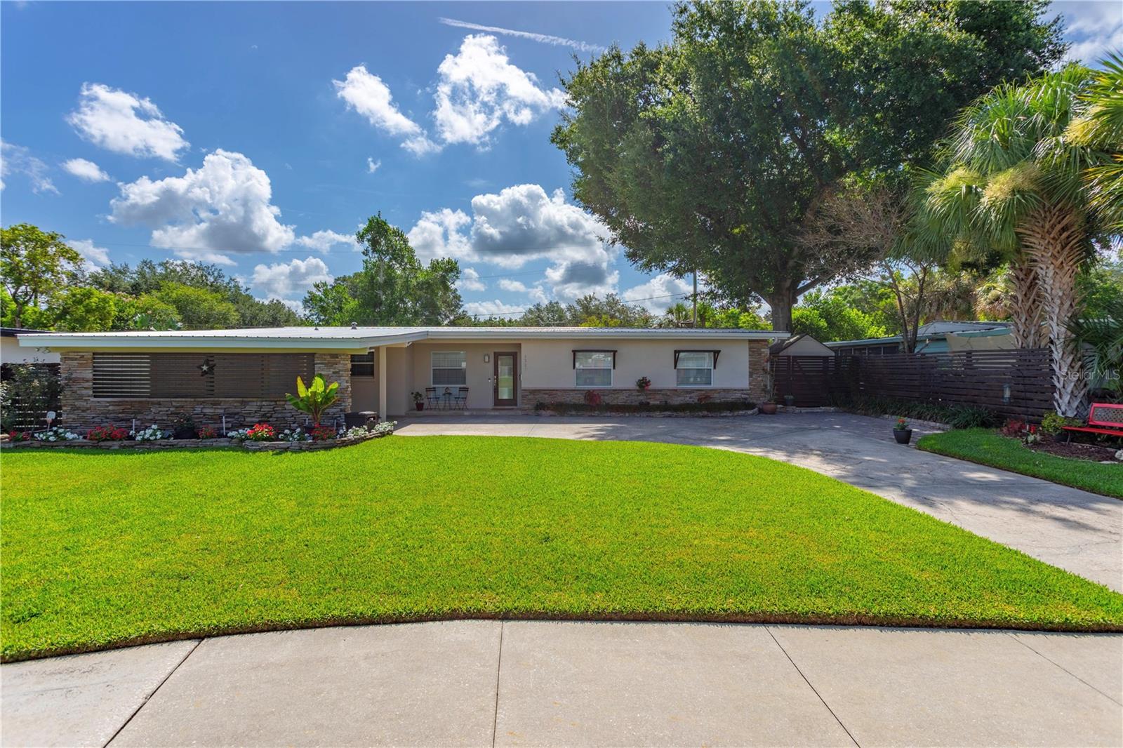 Photo of 1327 ROSCOMARE AVENUE ORLANDO FL 32806
