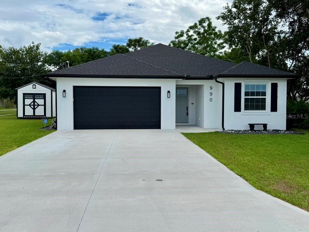 Photo of 990 THOMAS ROAD EAGLE LAKE FL 33839