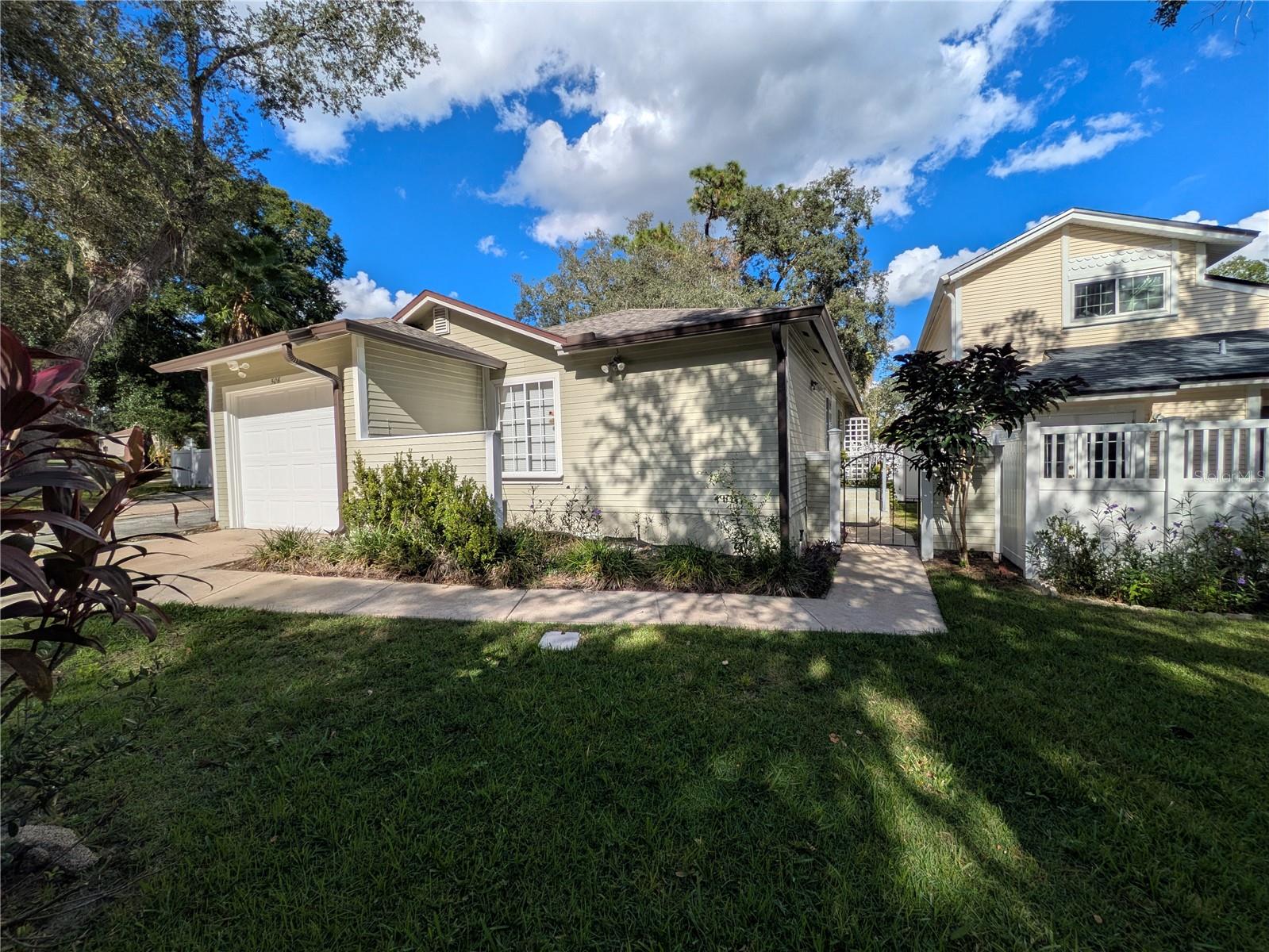 Photo of 506 HARVARD PLACE APOPKA FL 32703
