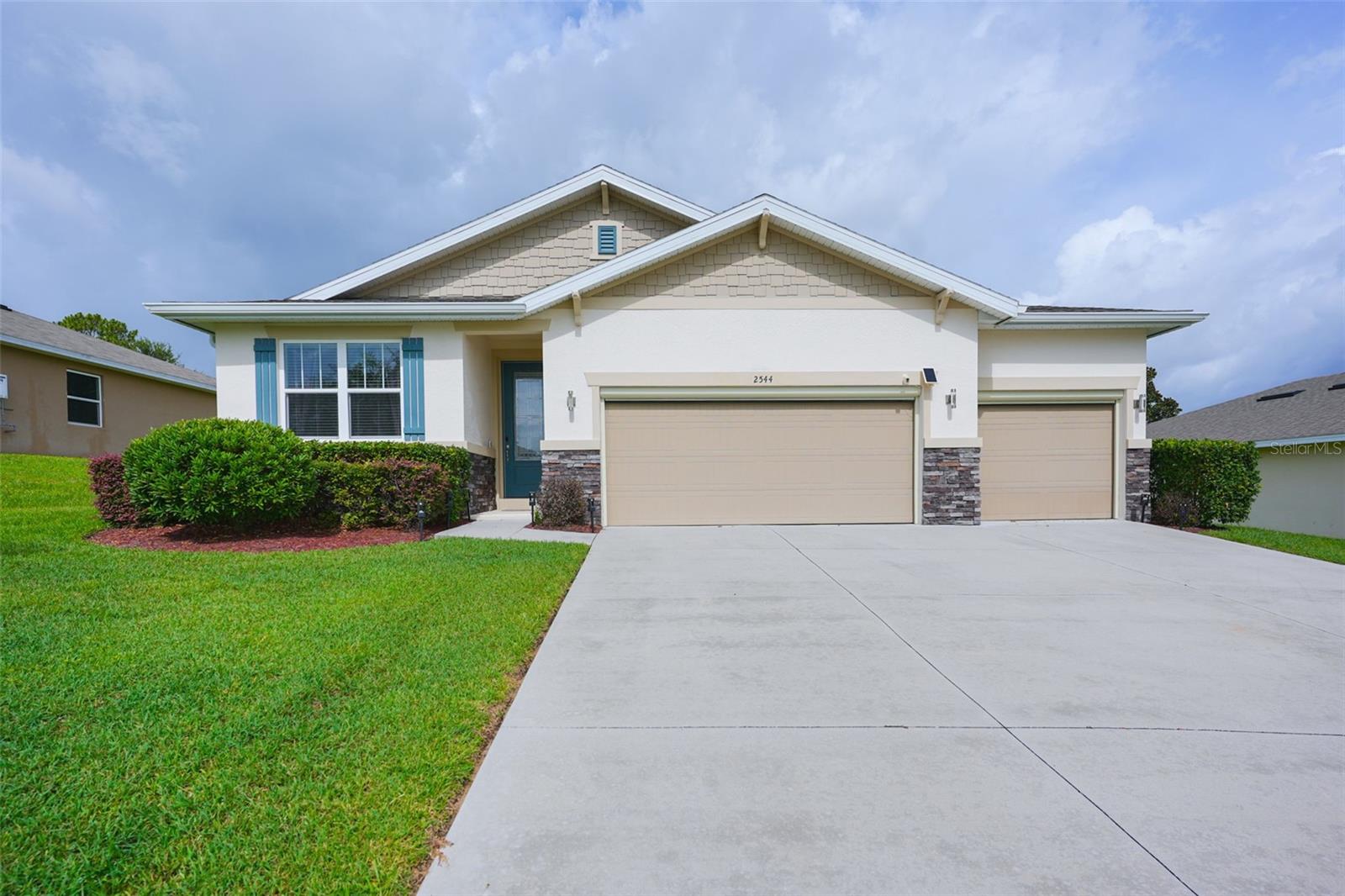 Photo of 2544 AUTUMN STREAM DRIVE LEESBURG FL 34748