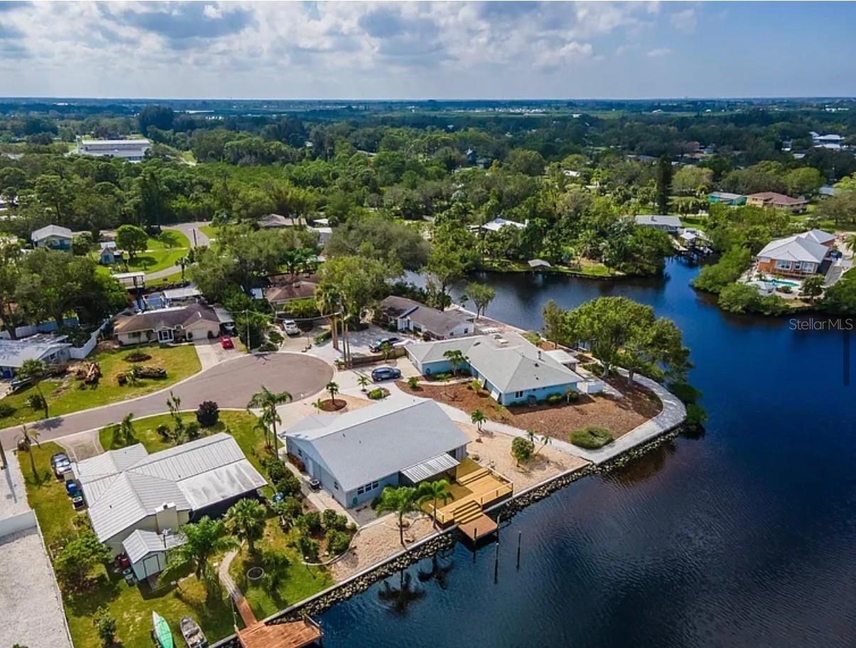Photo of 805 LEISEY CIRCLE RUSKIN FL 33570