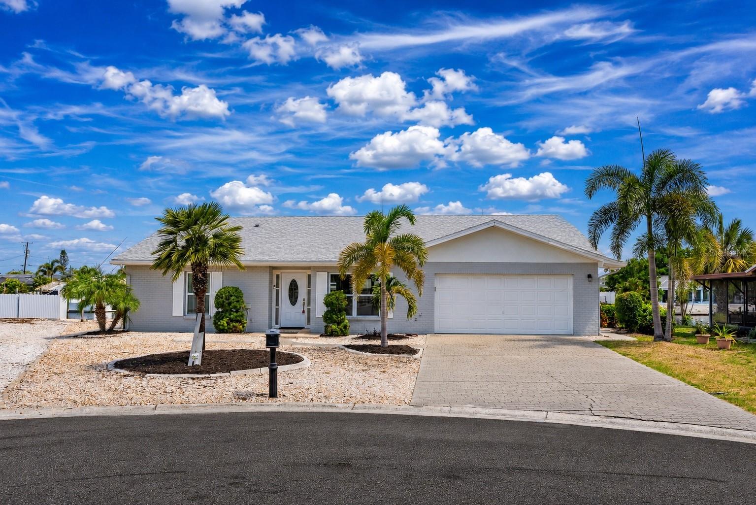 Photo of 805 LEISEY CIRCLE RUSKIN FL 33570