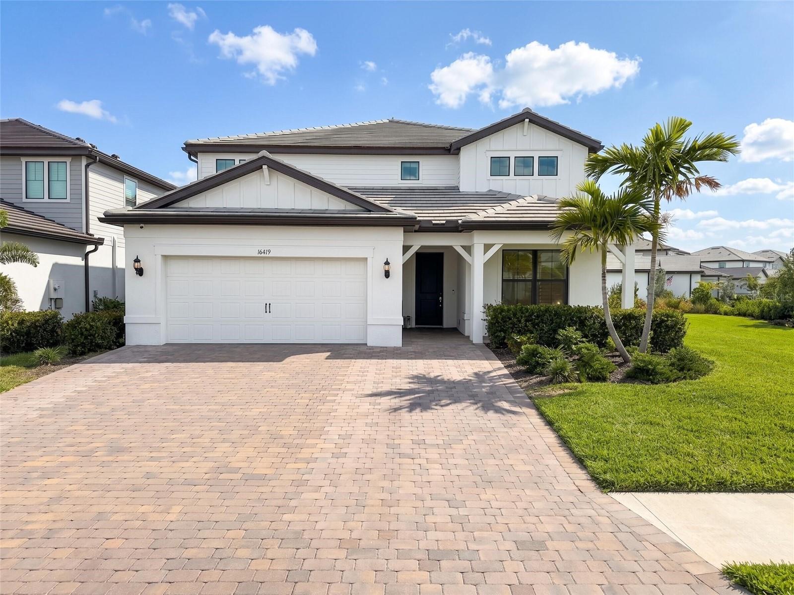 Photo of 16419 PEBBLE RIDGE DRIVE BRADENTON FL 34211