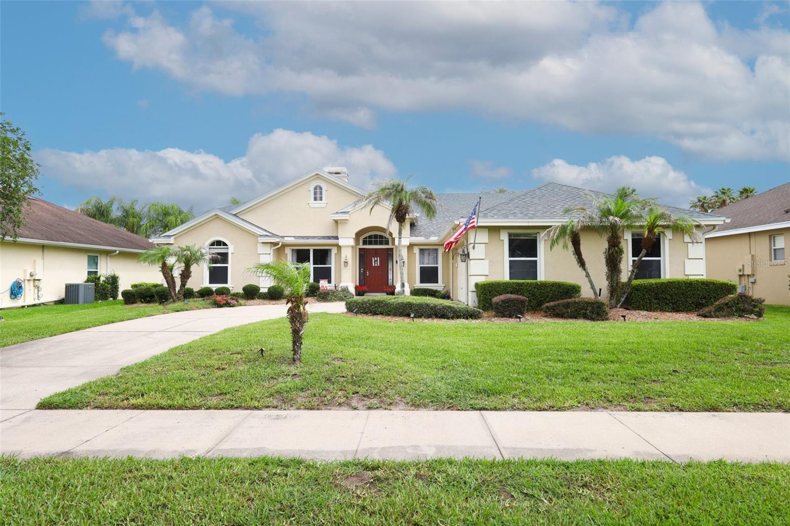 Photo of 8 ROSEBERRY COURT OCOEE FL 34761