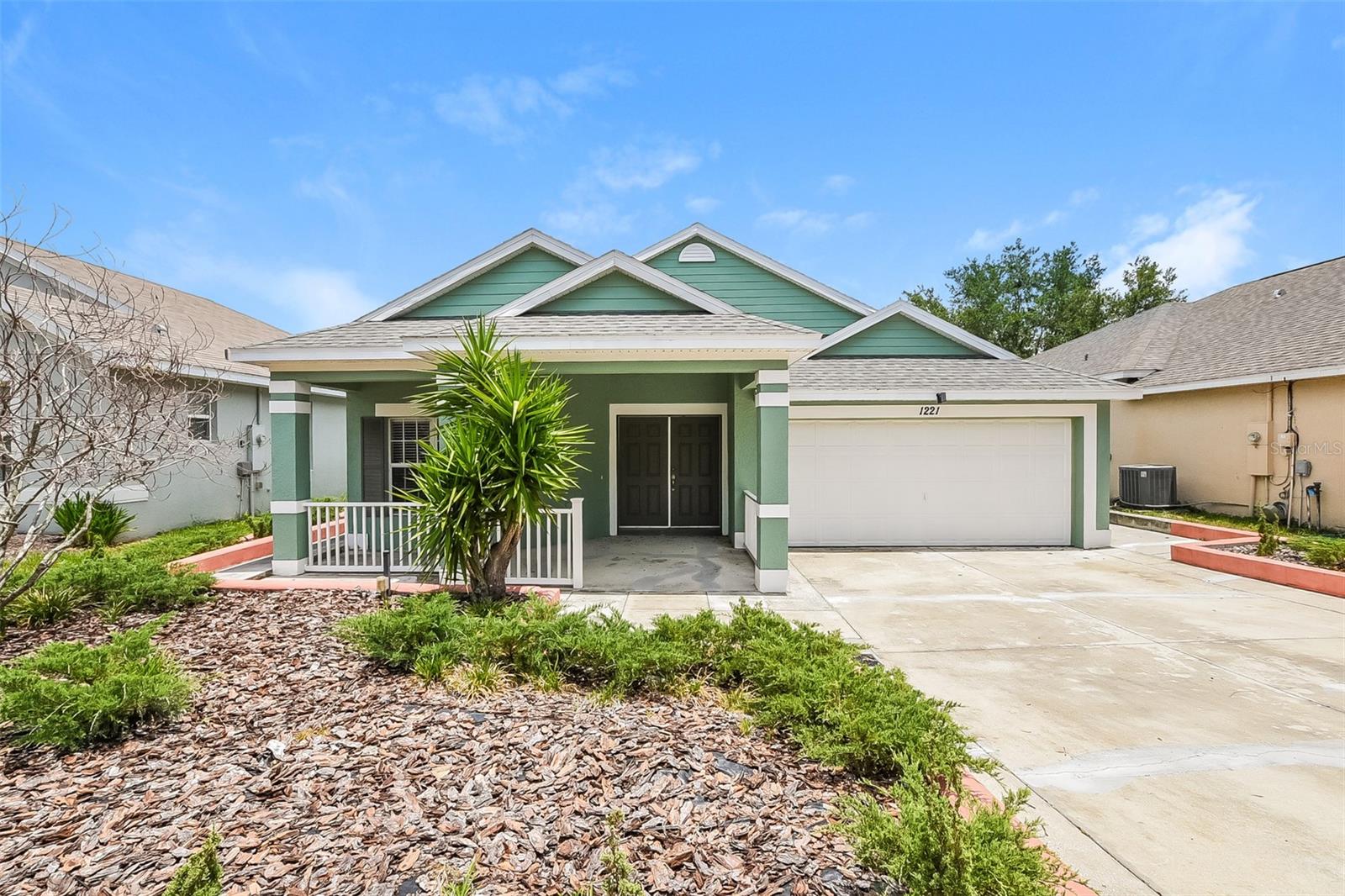 Photo of 1221 LONGVILLE CIRCLE TAVARES FL 32778