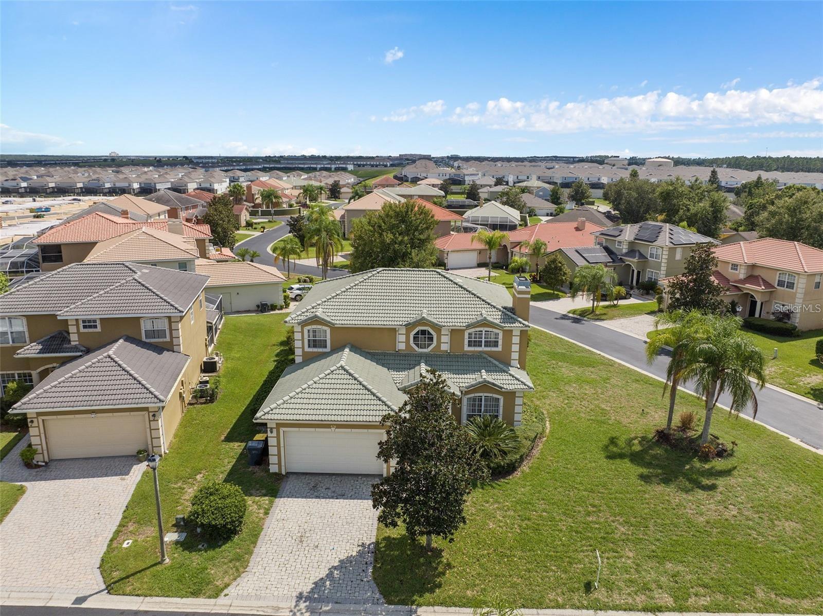 Photo of 426 VISTA LOOP DAVENPORT FL 33897