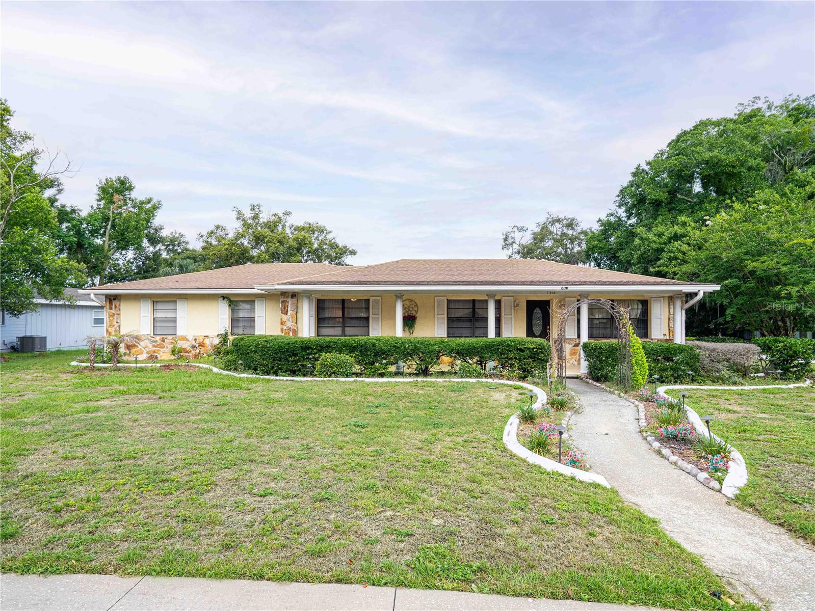 Photo of 200 S MAIN AVENUE MINNEOLA FL 34715