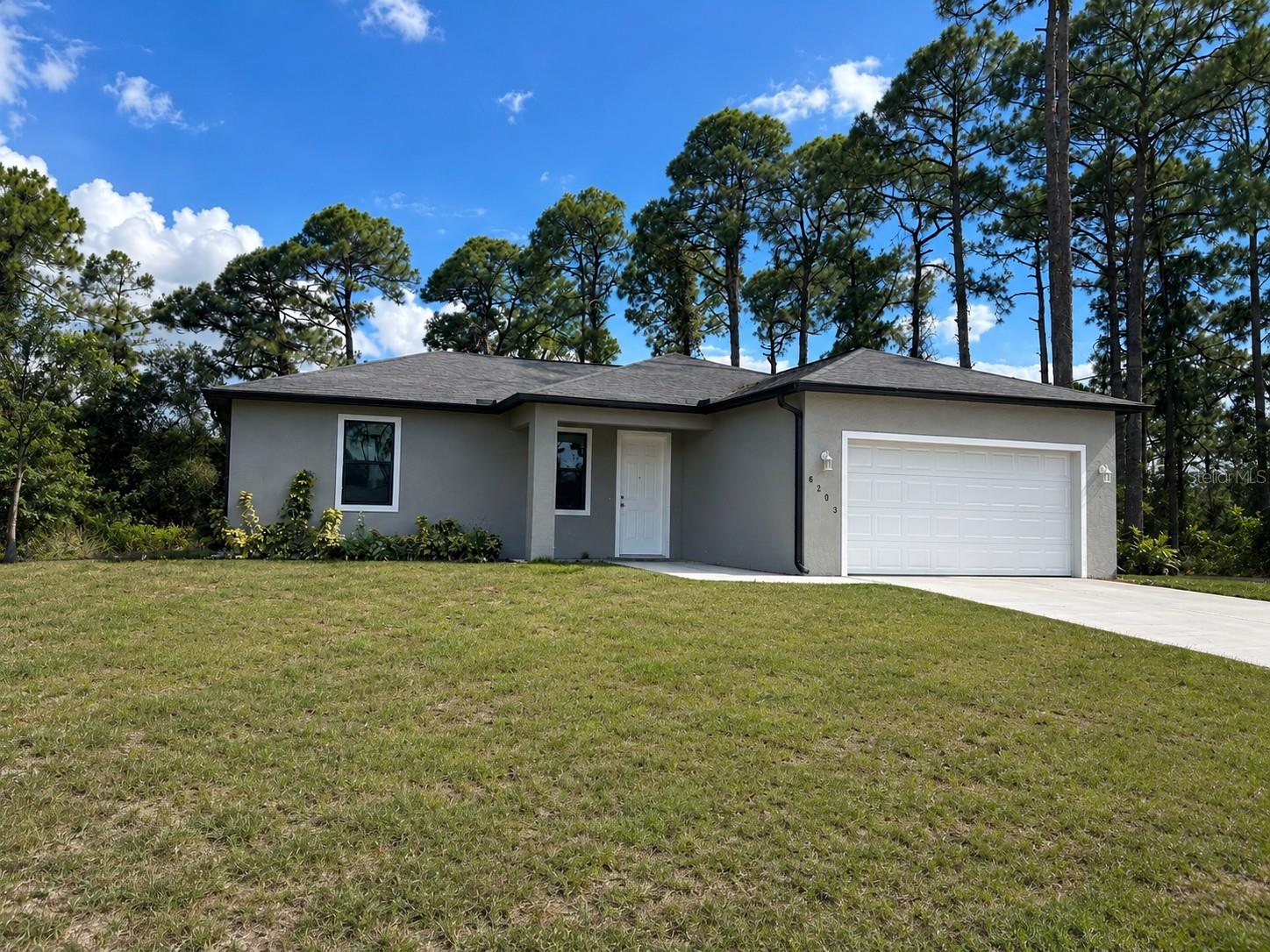 Photo of 6203 FOREST COURT LABELLE FL 33935