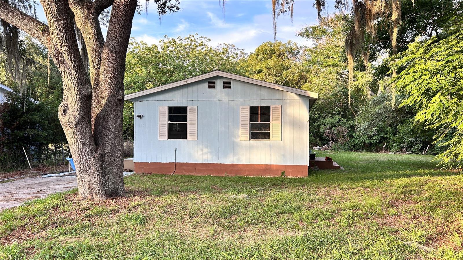 Photo of 1203 PARKWOOD AVENUE GROVELAND FL 34736