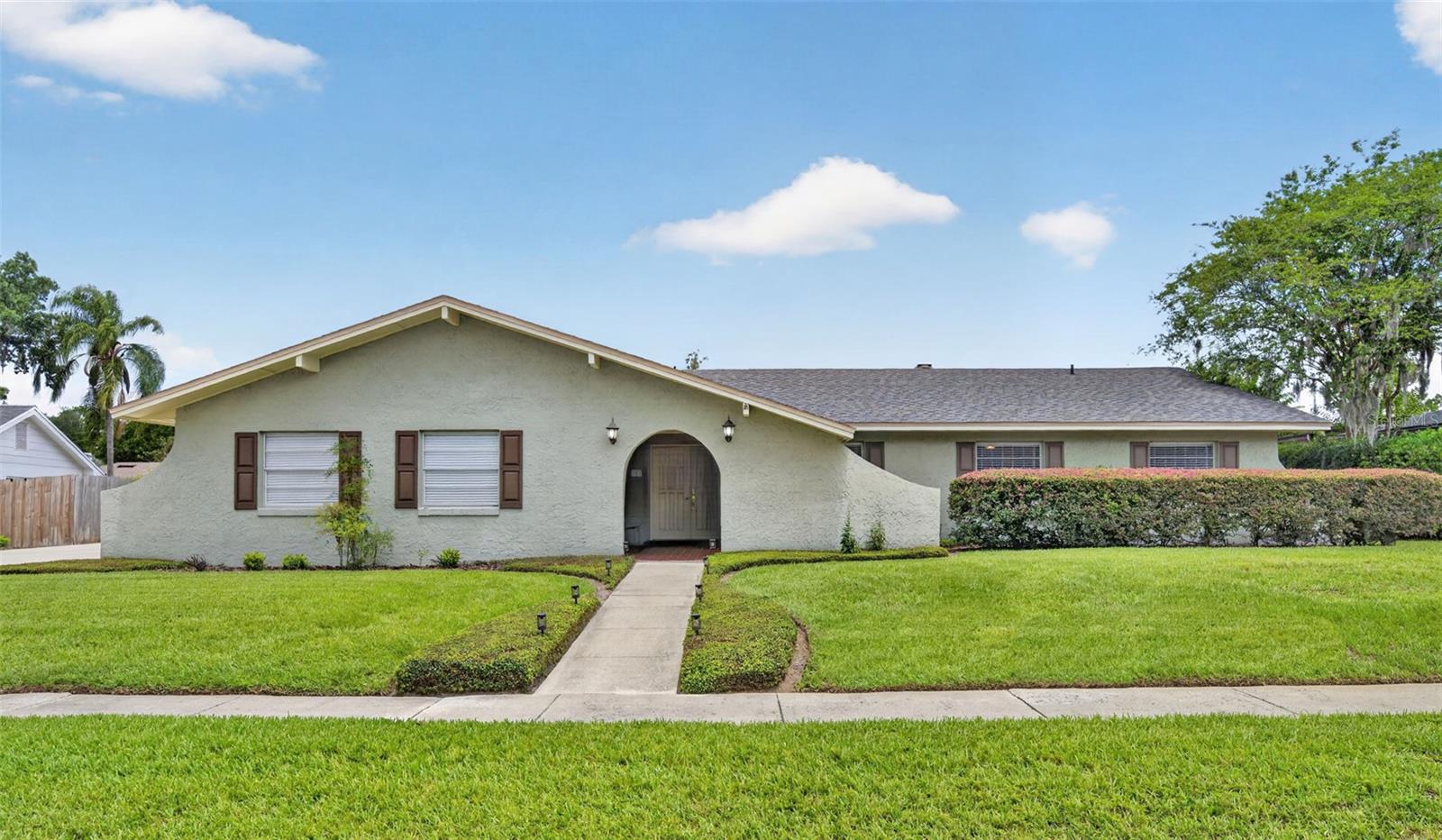 Photo of 151 WHITE OAK CIRCLE MAITLAND FL 32751