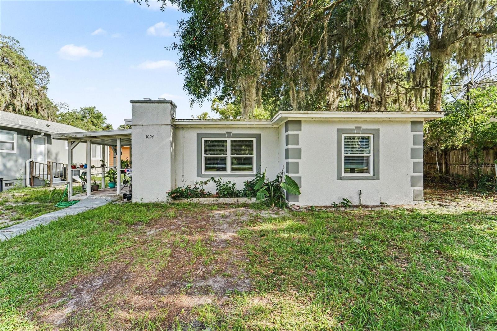 Photo of 1024 GRANT AVENUE MOUNT DORA FL 32757