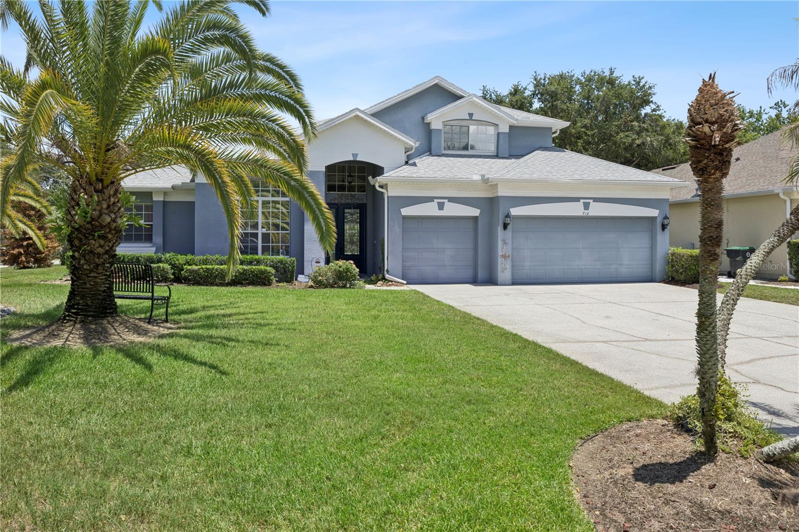 Photo of 710 REGINA CIRCLE OAKLAND FL 34787